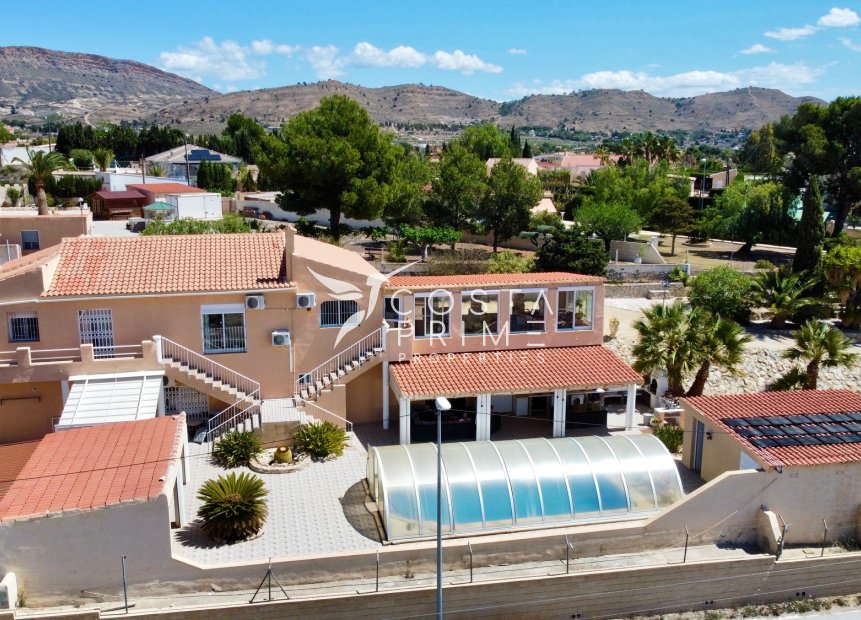 Resale - Villa  - Alicante