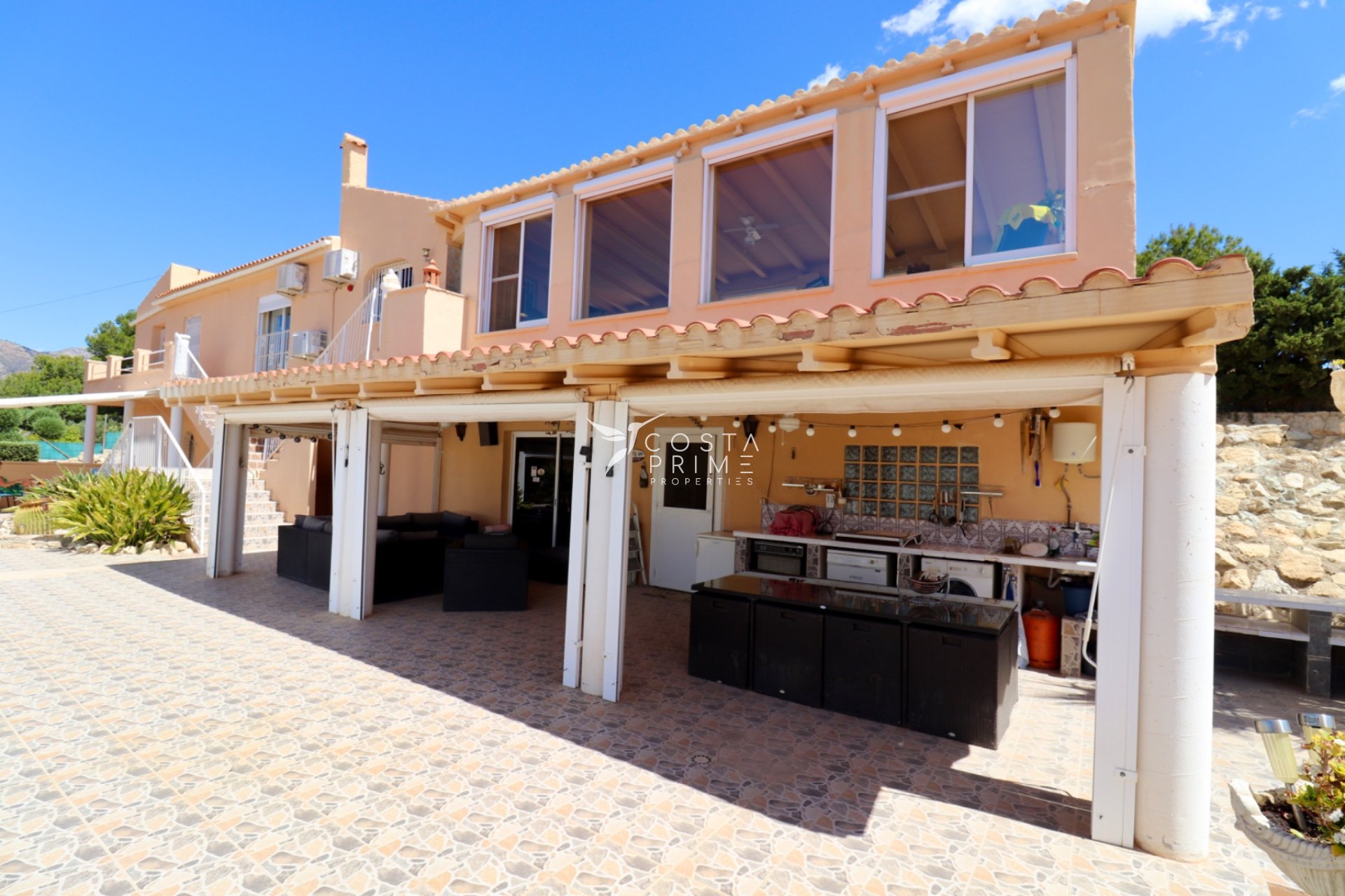 Resale - Villa  - Alicante