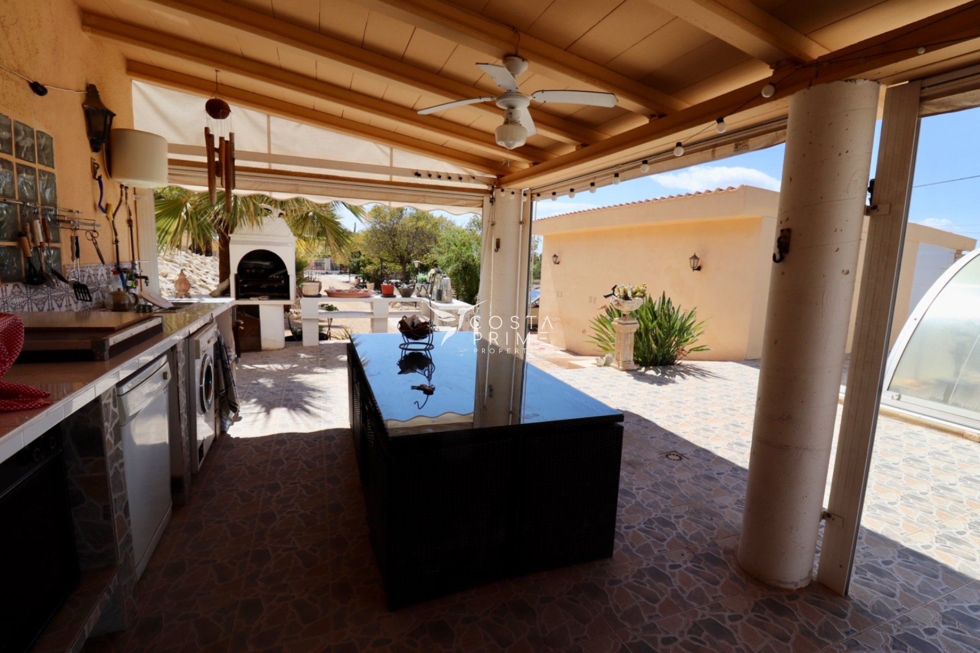 Resale - Villa  - Alicante