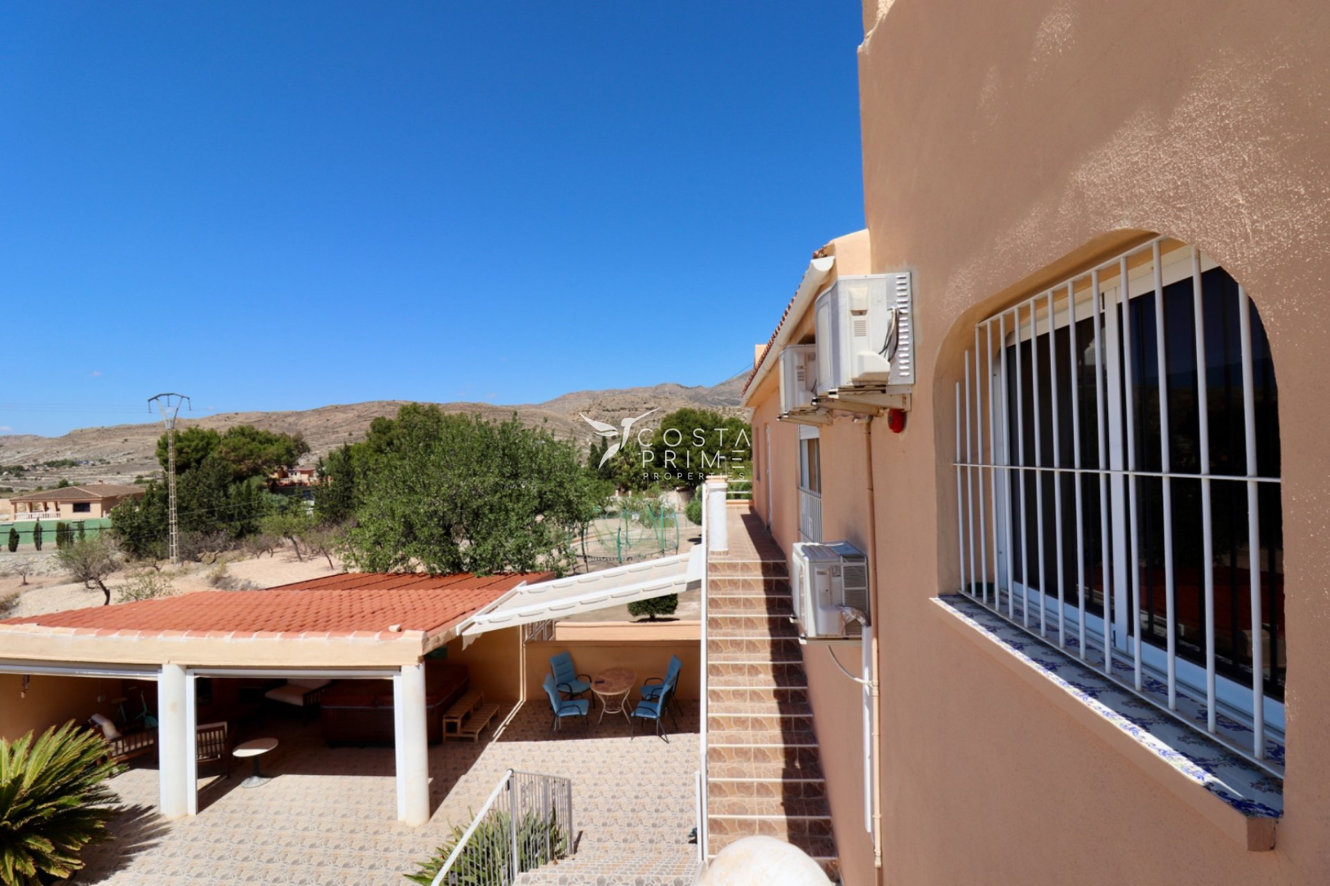 Resale - Villa  - Alicante