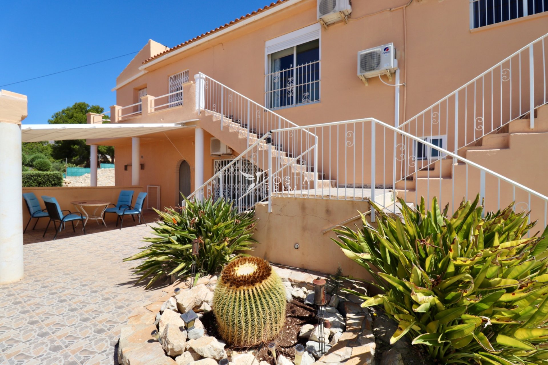 Resale - Villa  - Alicante