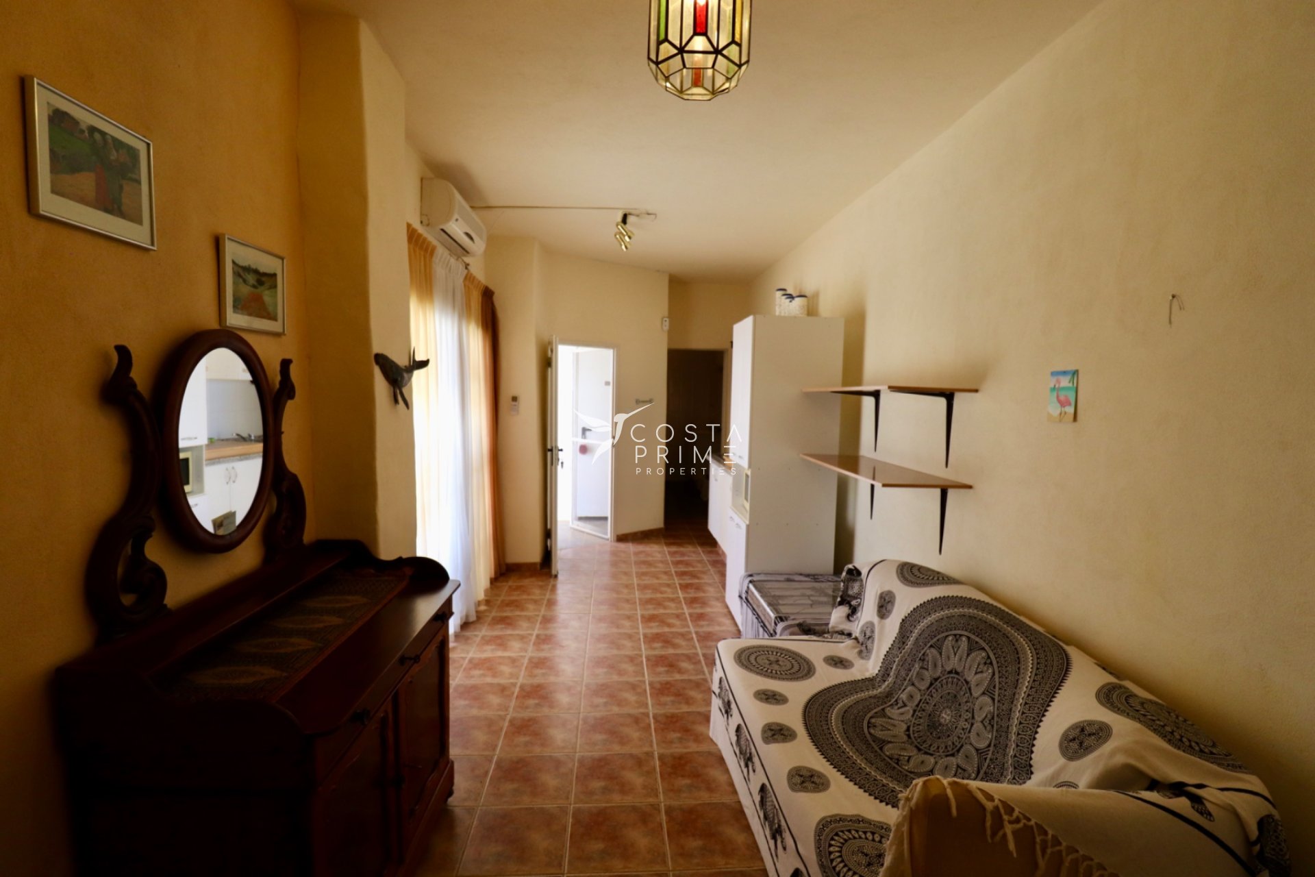 Resale - Villa  - Alicante