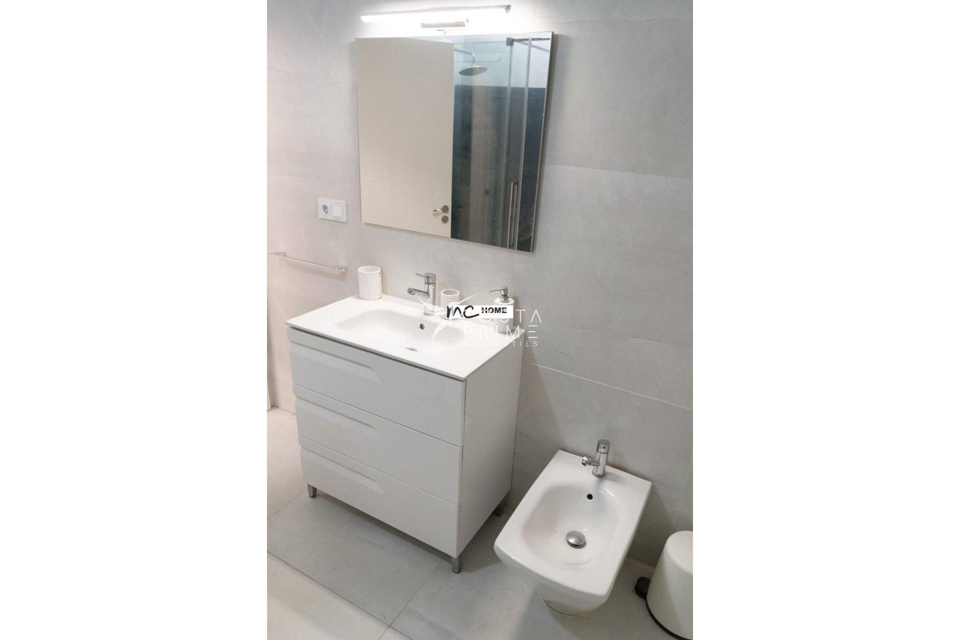 Resale - Villa  - Altea