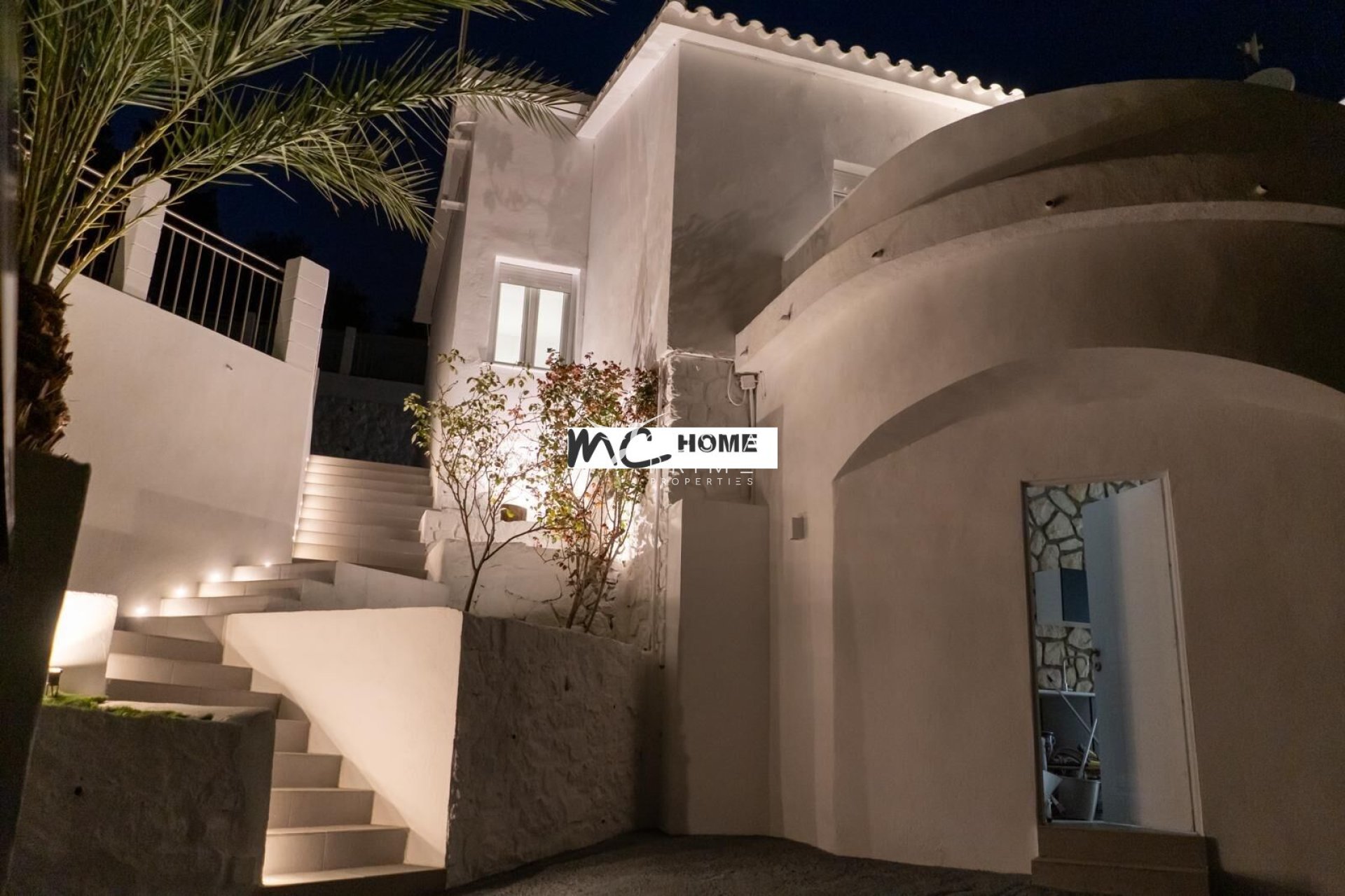 Resale - Villa  - Altea
