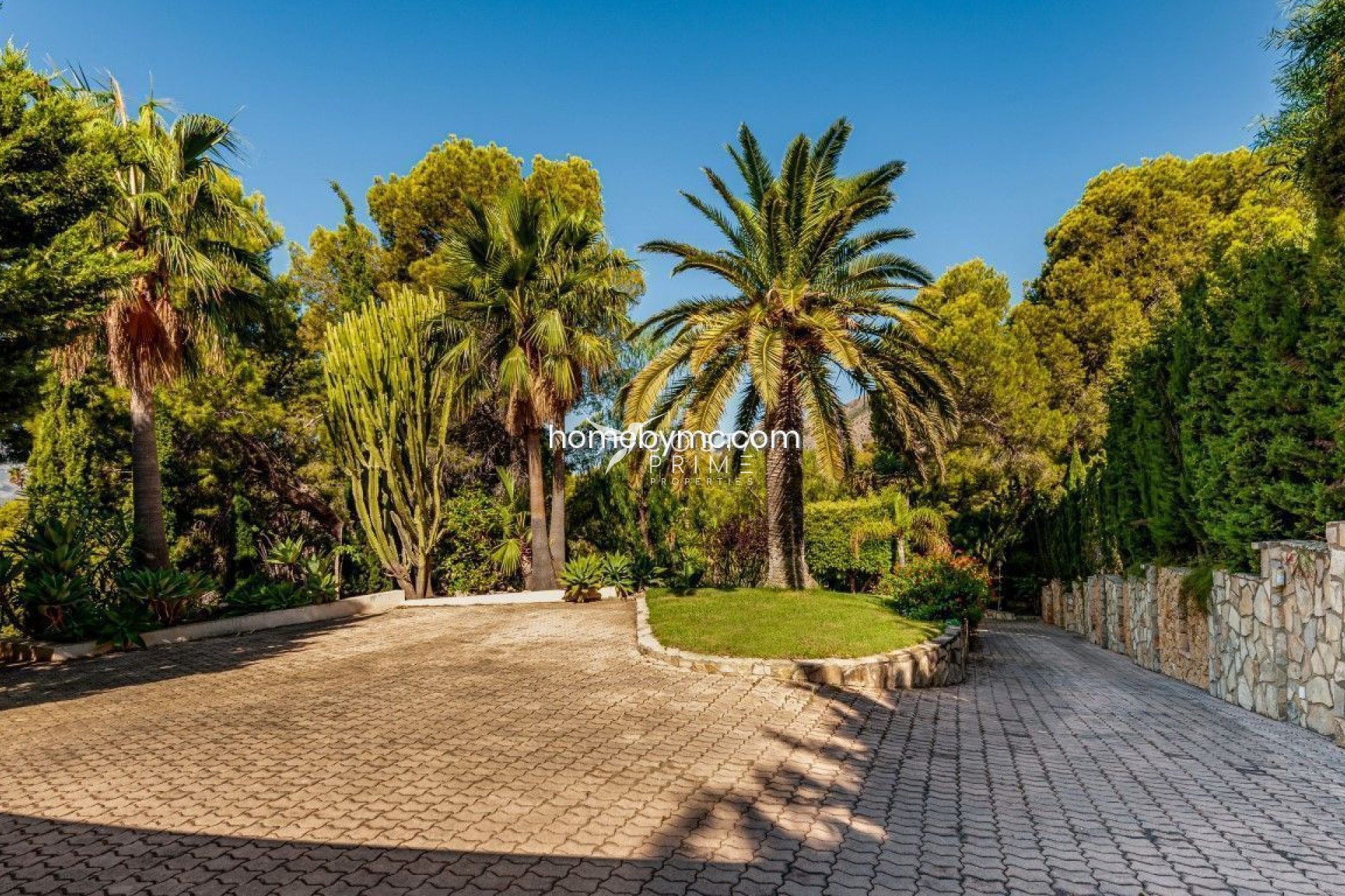 Resale - Villa  - Altea