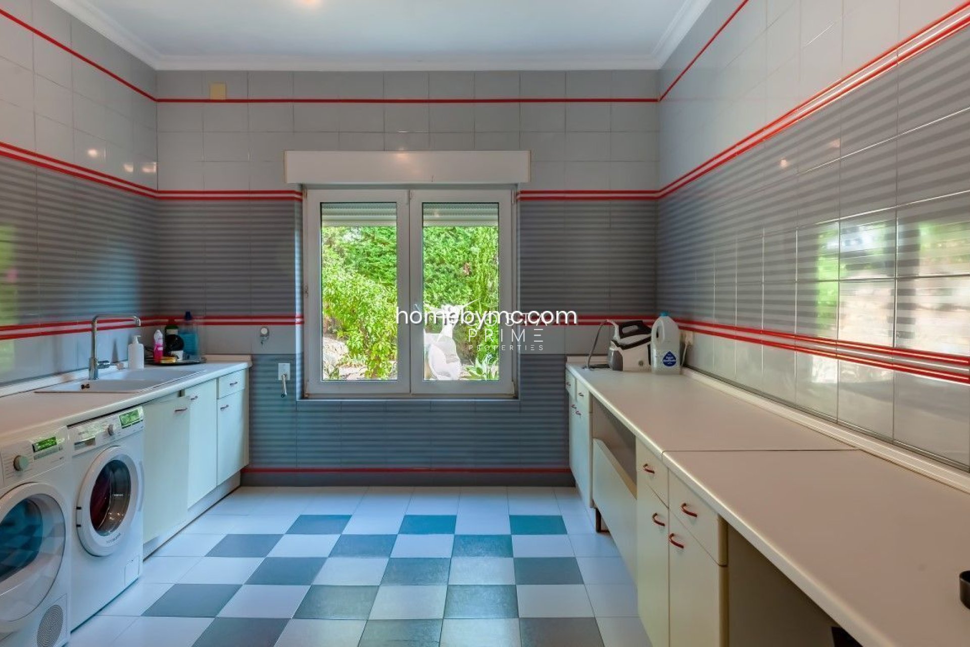 Resale - Villa  - Altea