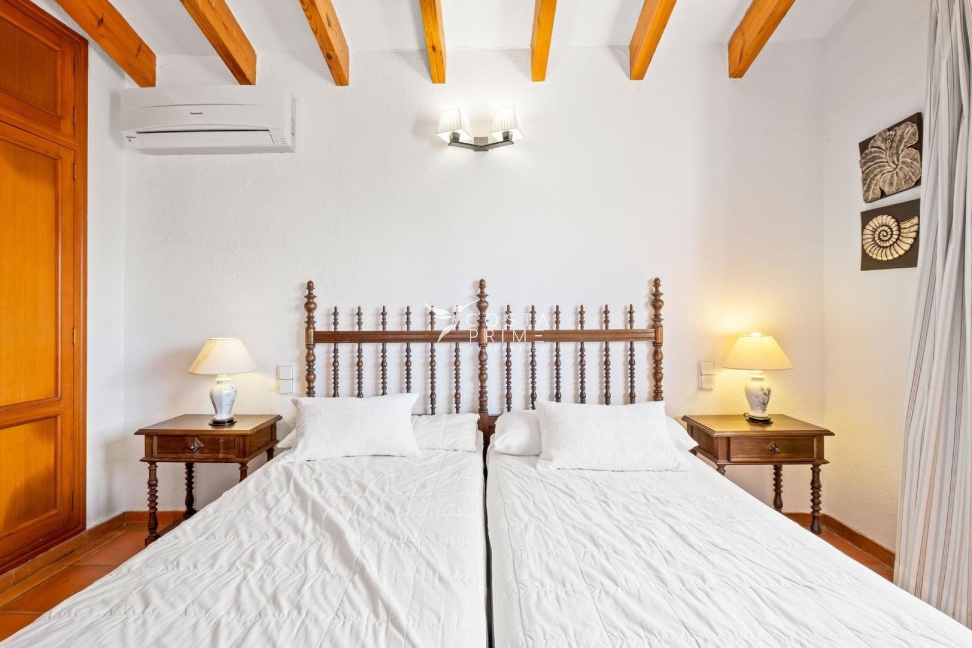 Resale - Villa  - Altea