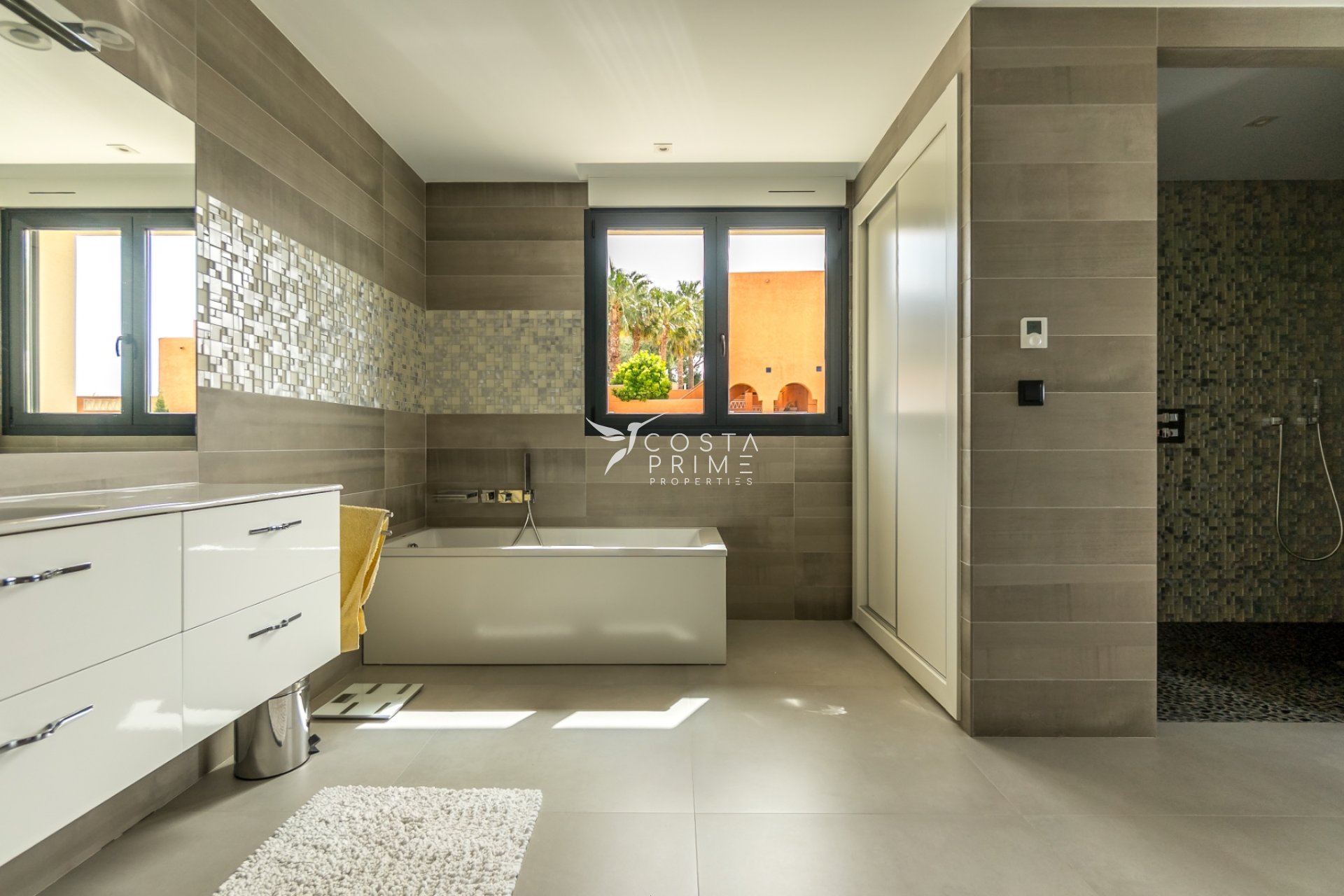 Resale - Villa  - Altea