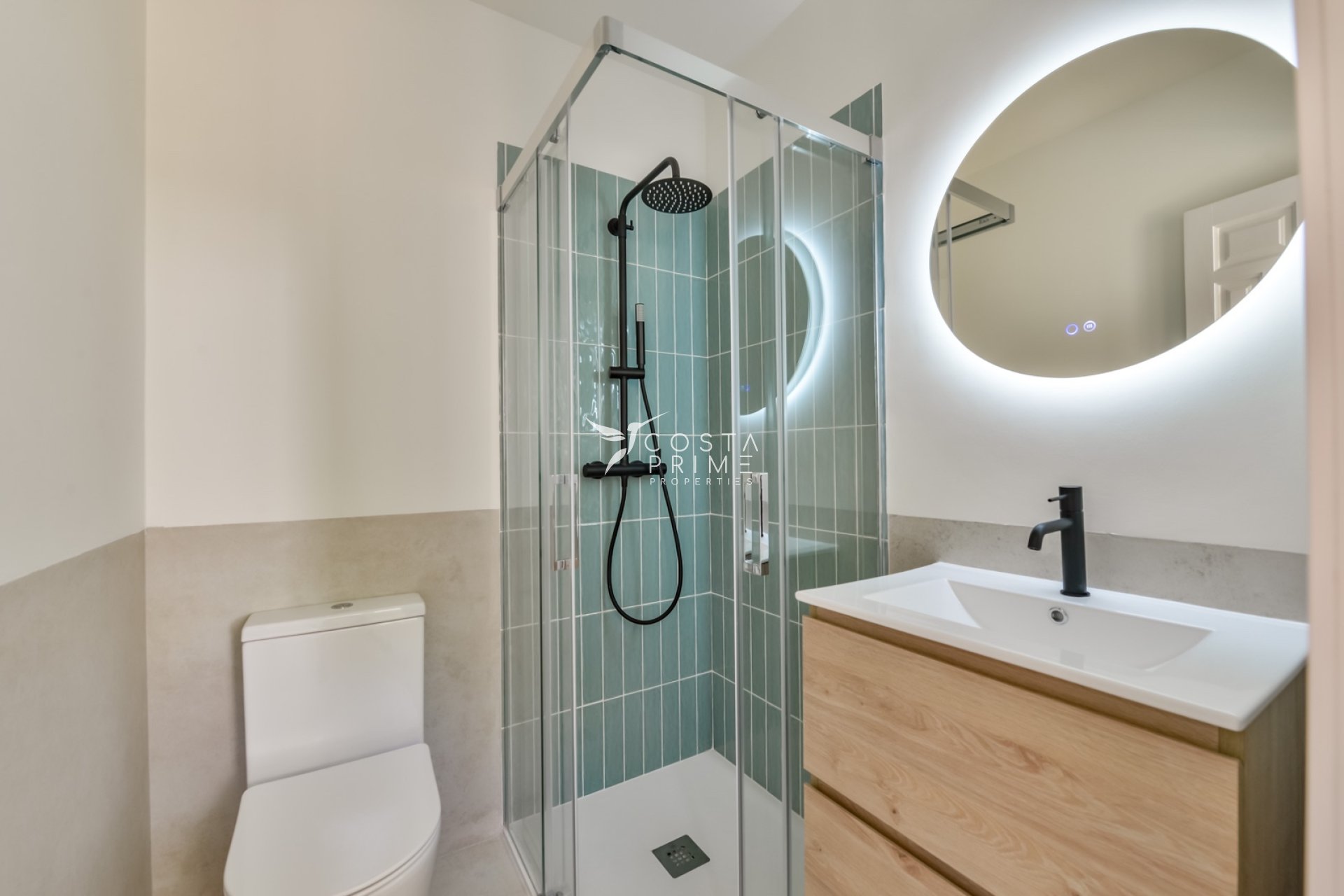 Resale - Villa  - Altea