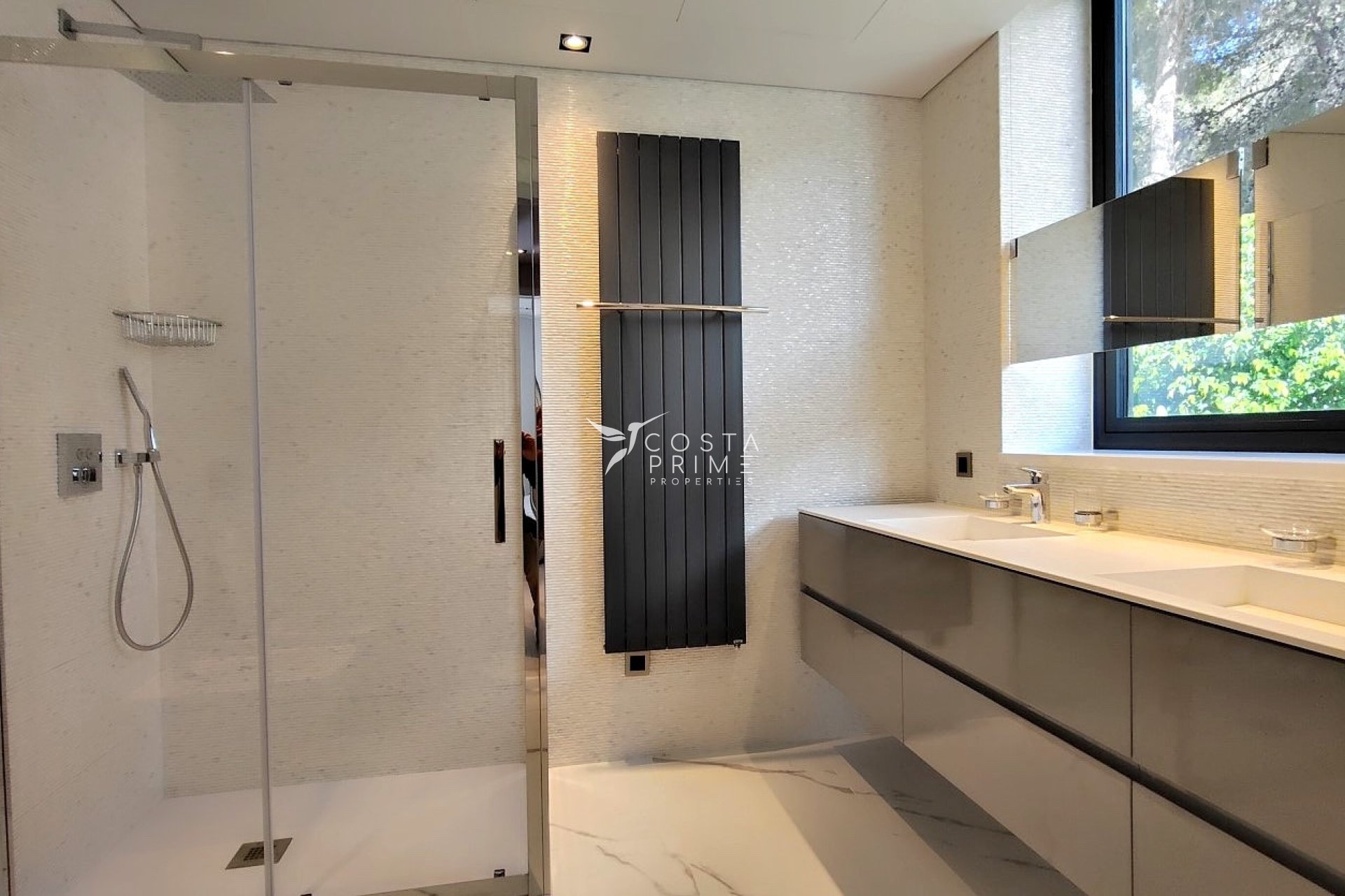 Resale - Villa  - Altea