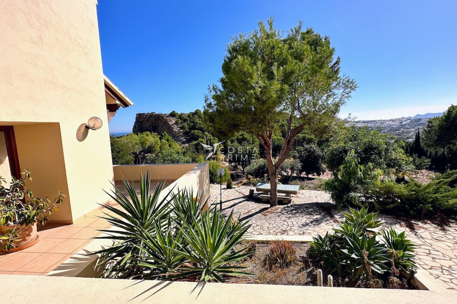 Resale - Villa  - Altea