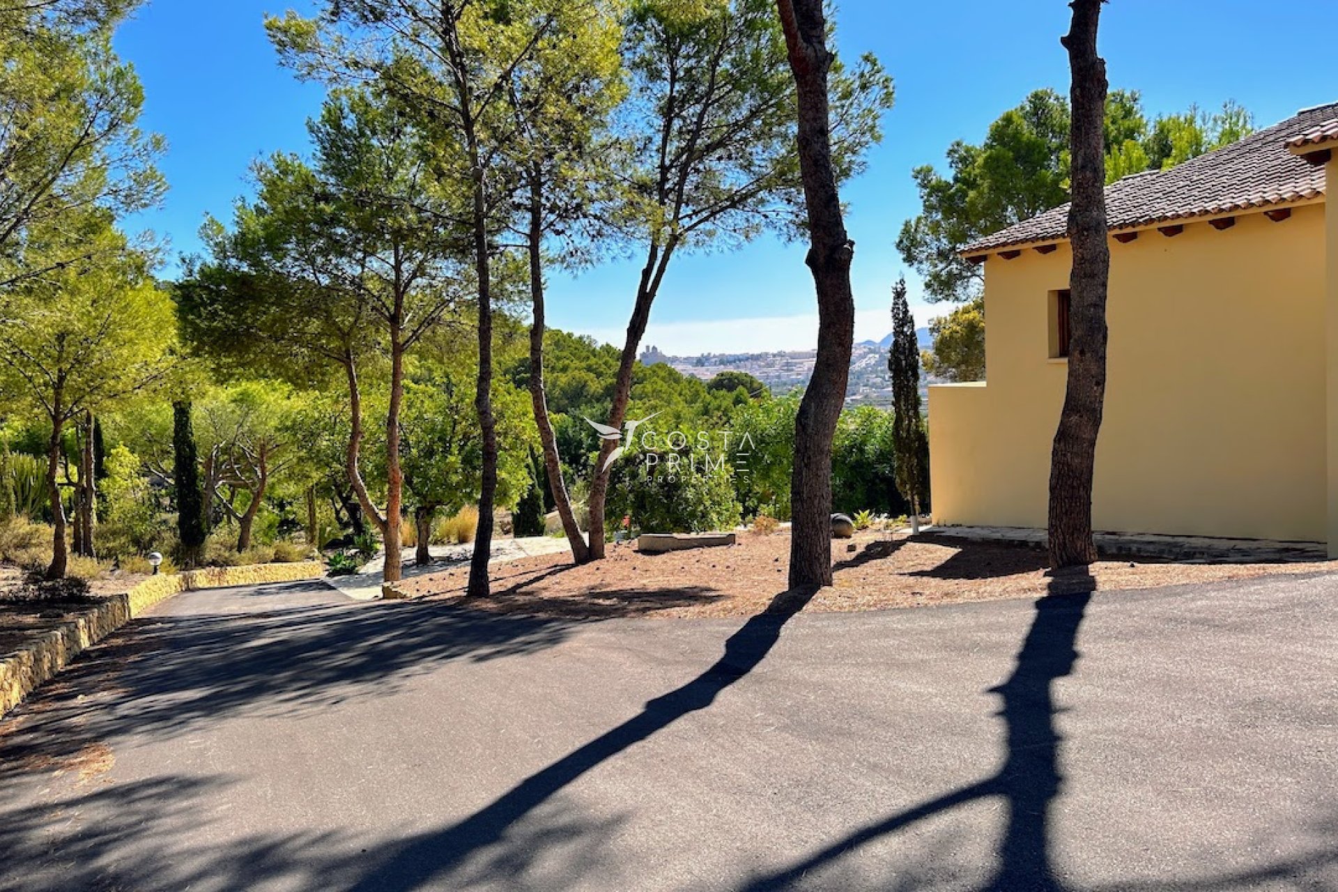 Resale - Villa  - Altea