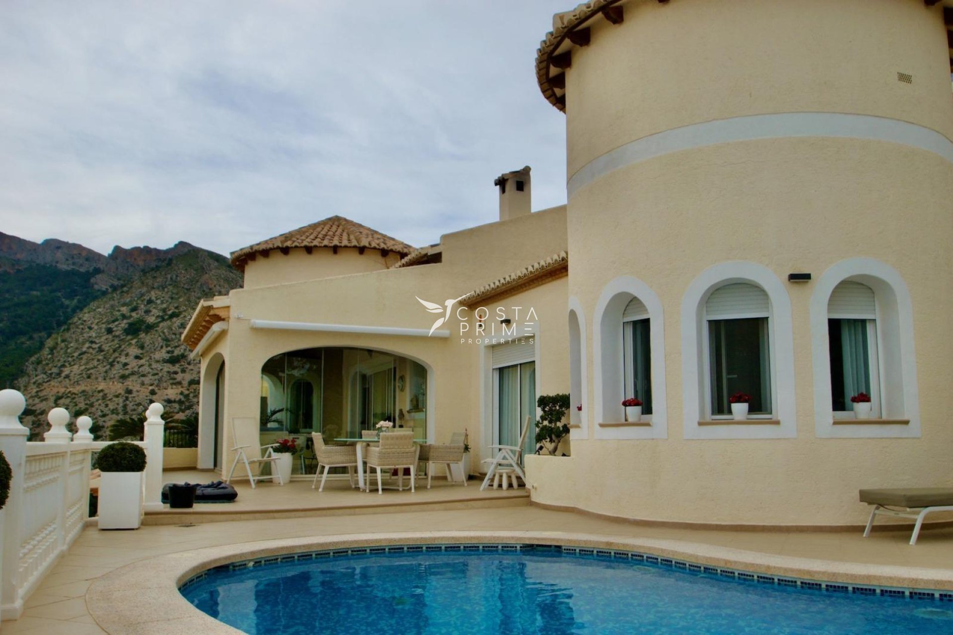 Resale - Villa  - Altea