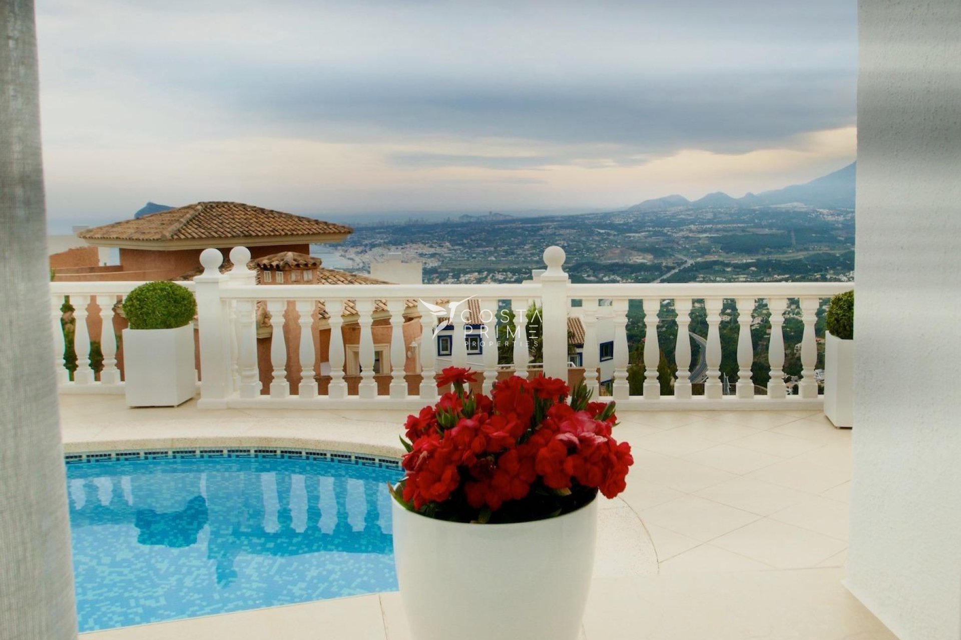 Resale - Villa  - Altea