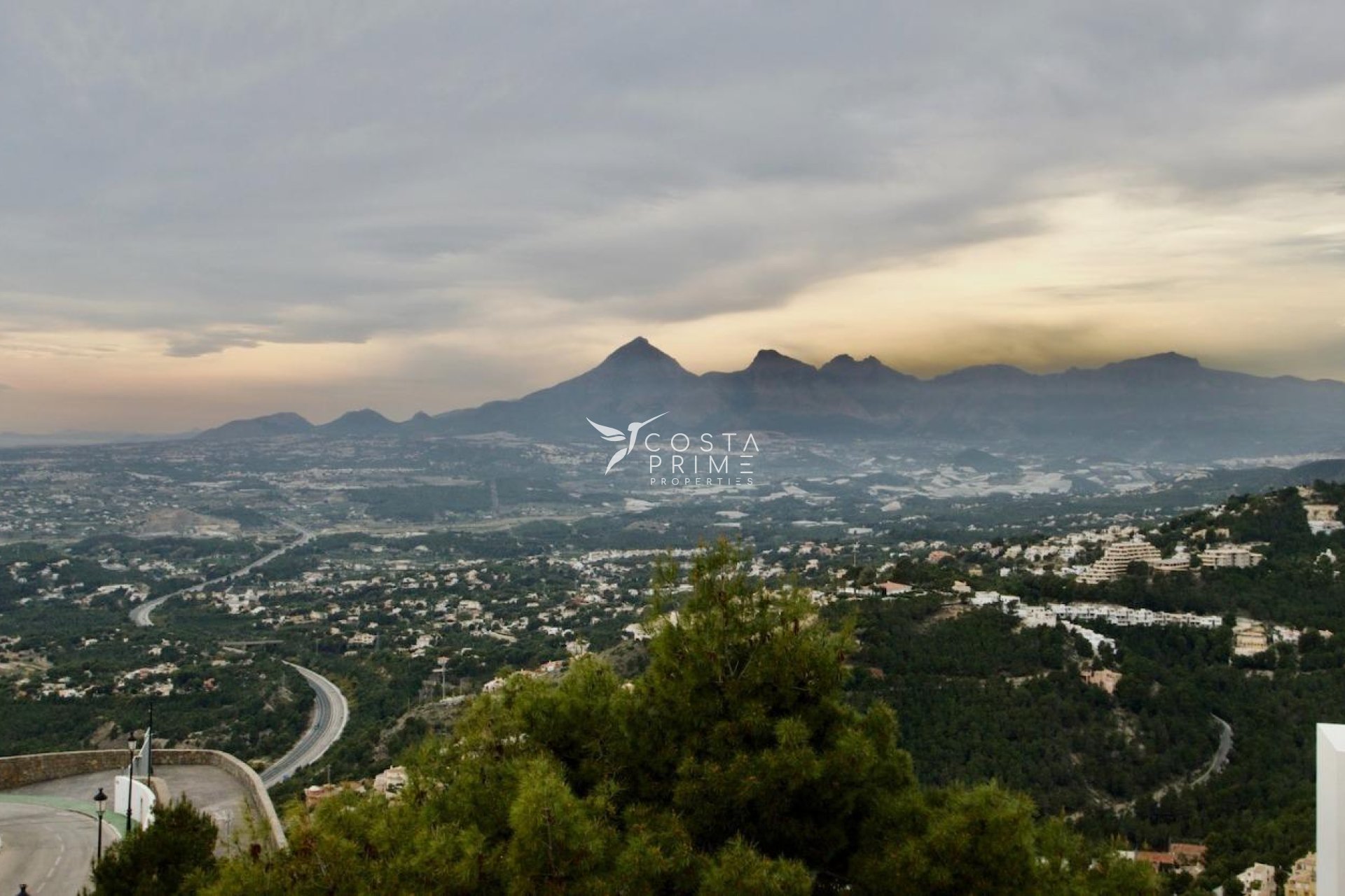 Resale - Villa  - Altea