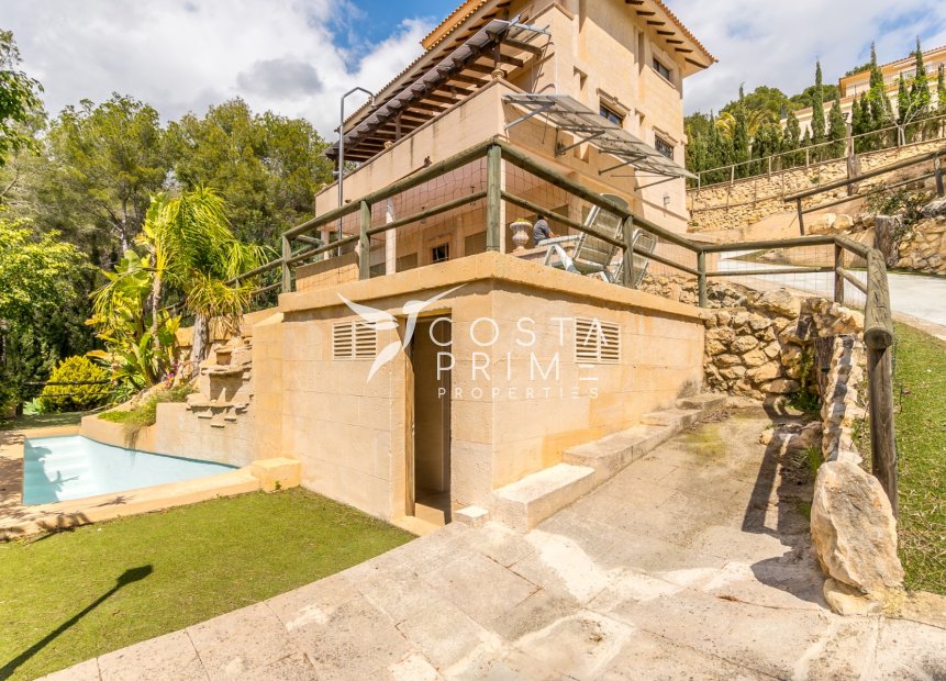 Resale - Villa  - Altea