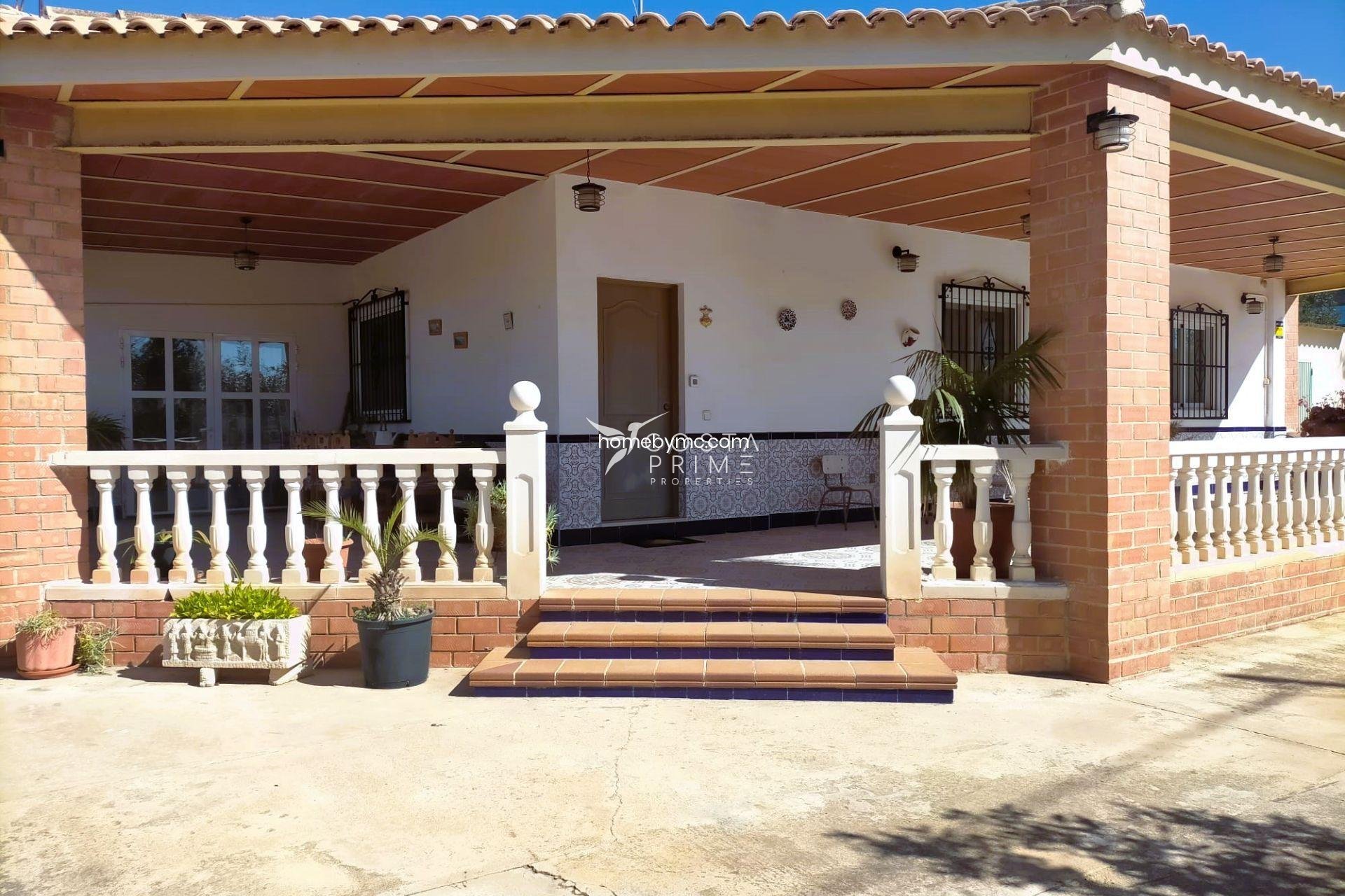Resale - Villa  - Benidorm