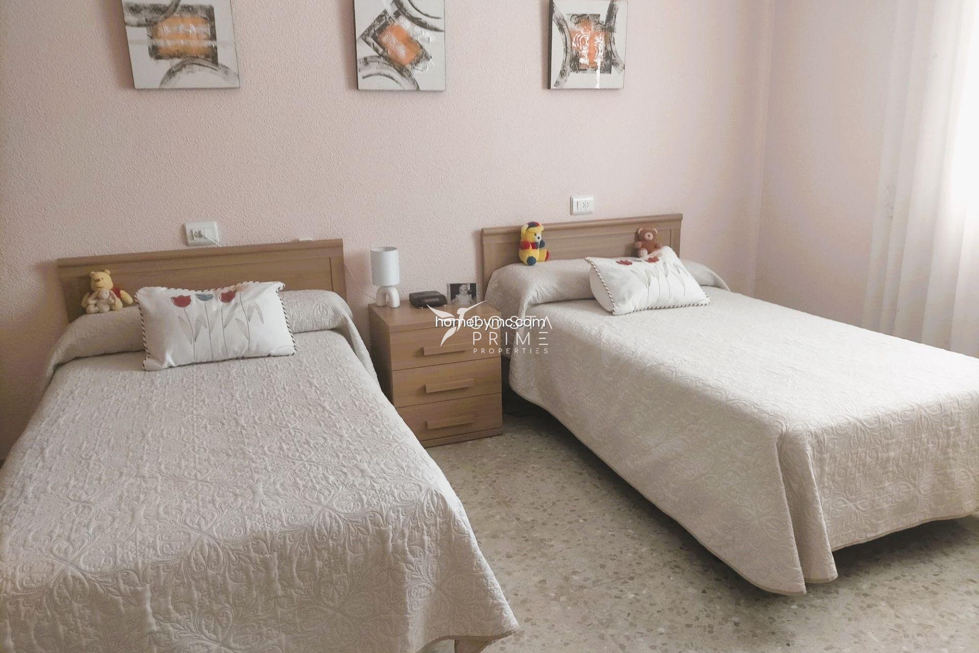 Resale - Villa  - Benidorm