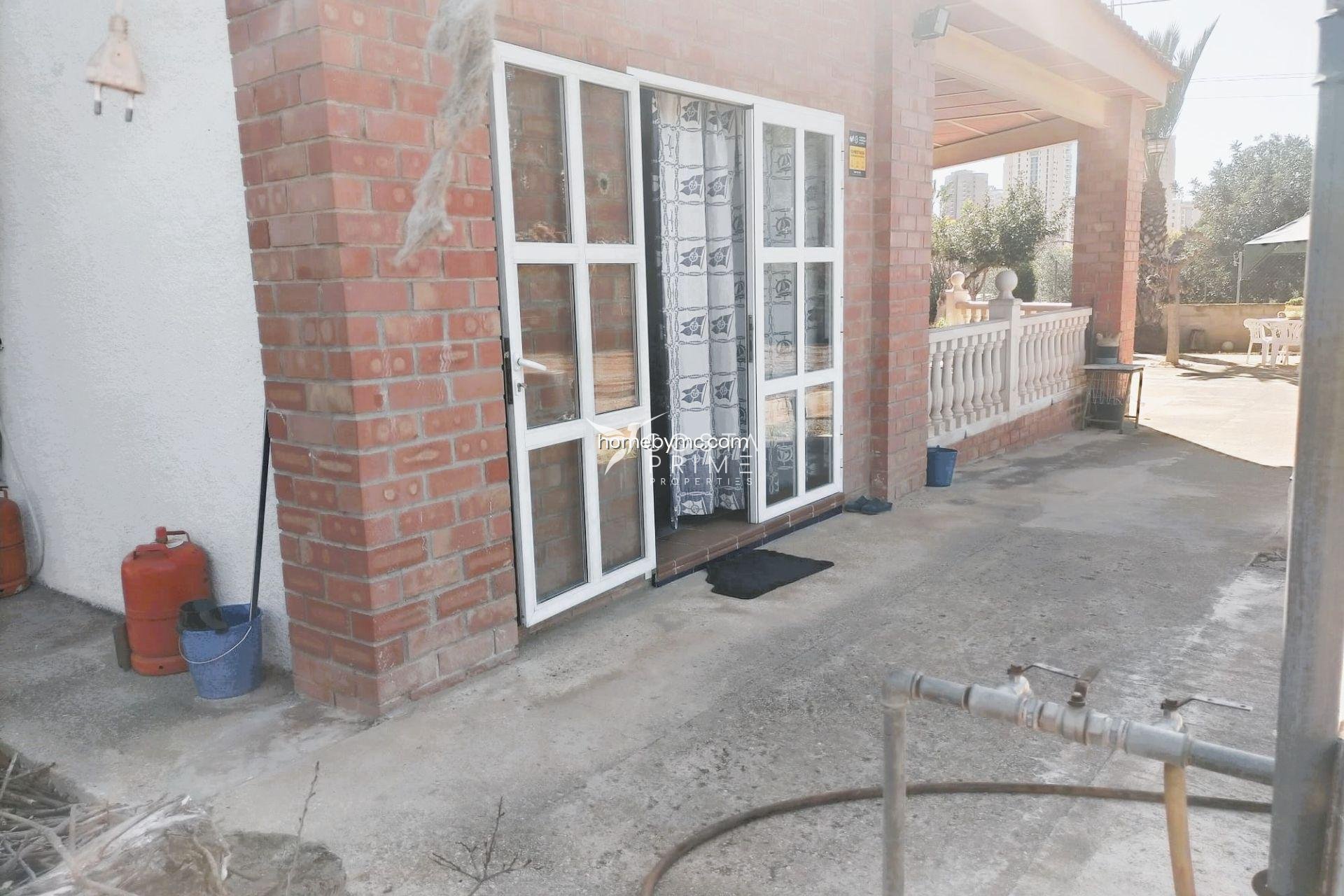 Resale - Villa  - Benidorm