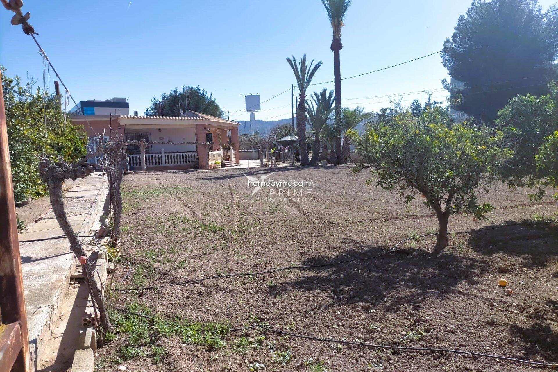 Resale - Villa  - Benidorm