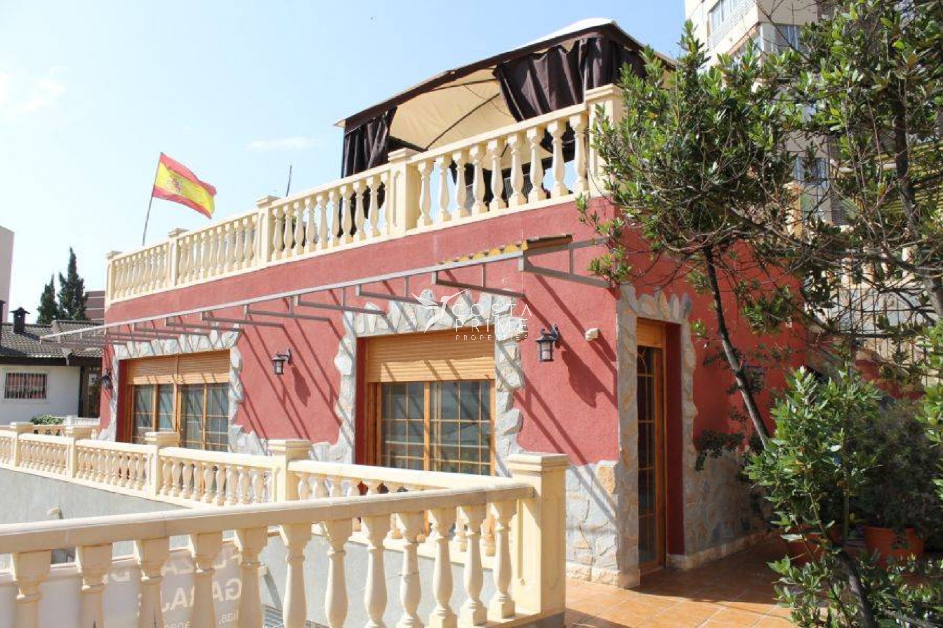 Resale - Villa  - Benidorm