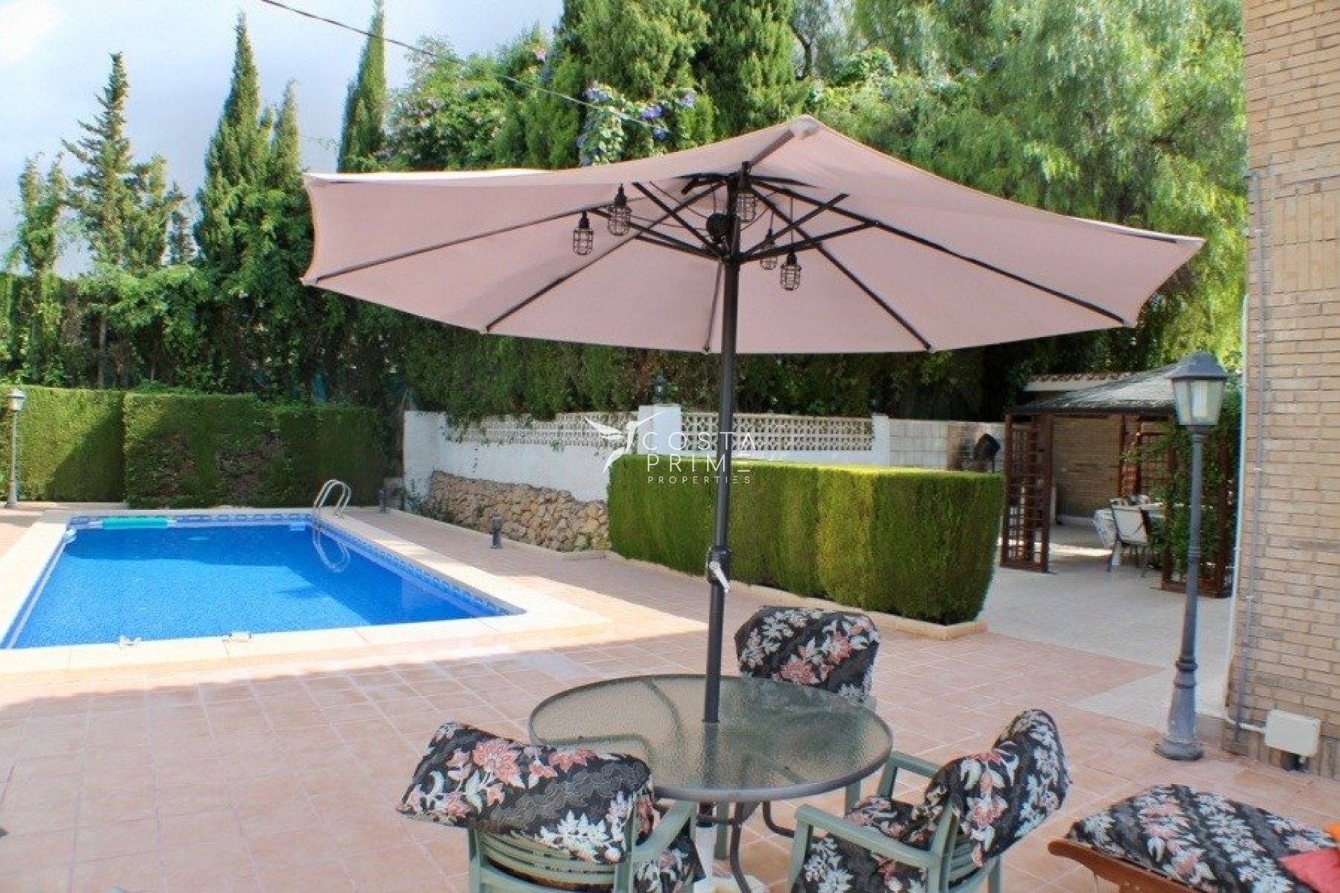 Resale - Villa  - Benidorm