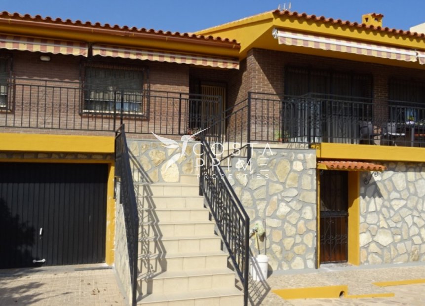 Resale - Villa  - Benidorm