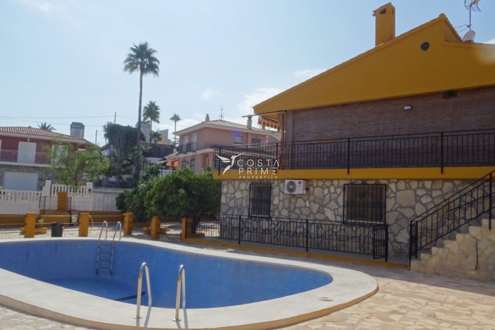 Resale - Villa  - Benidorm