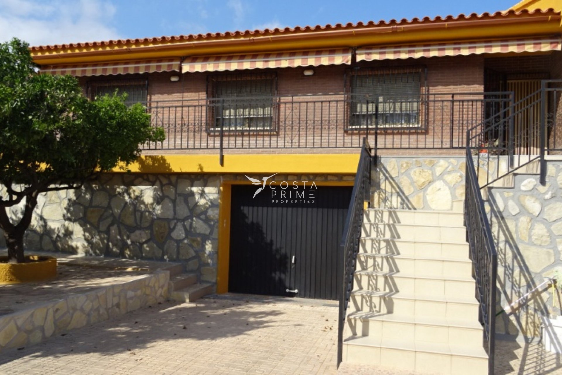 Resale - Villa  - Benidorm