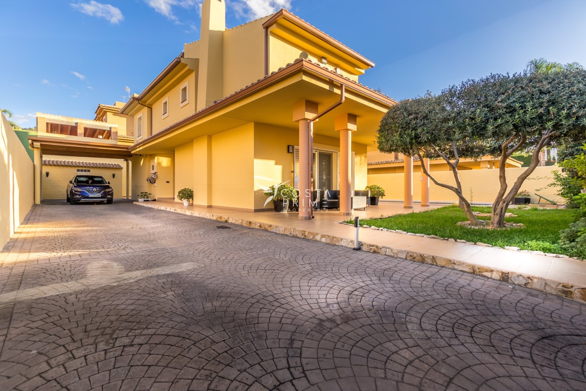 Resale - Villa  - Benidorm