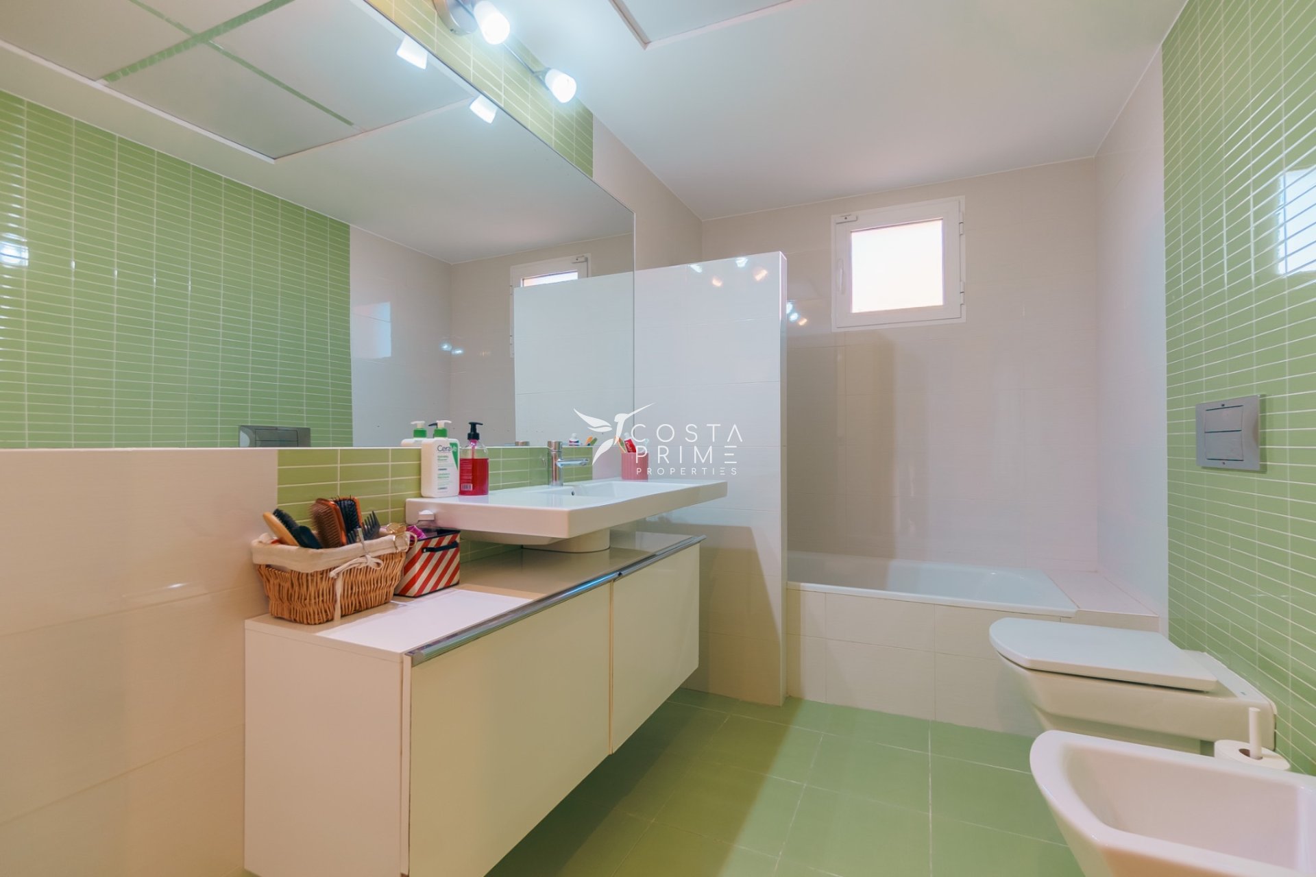 Resale - Villa  - Benidorm