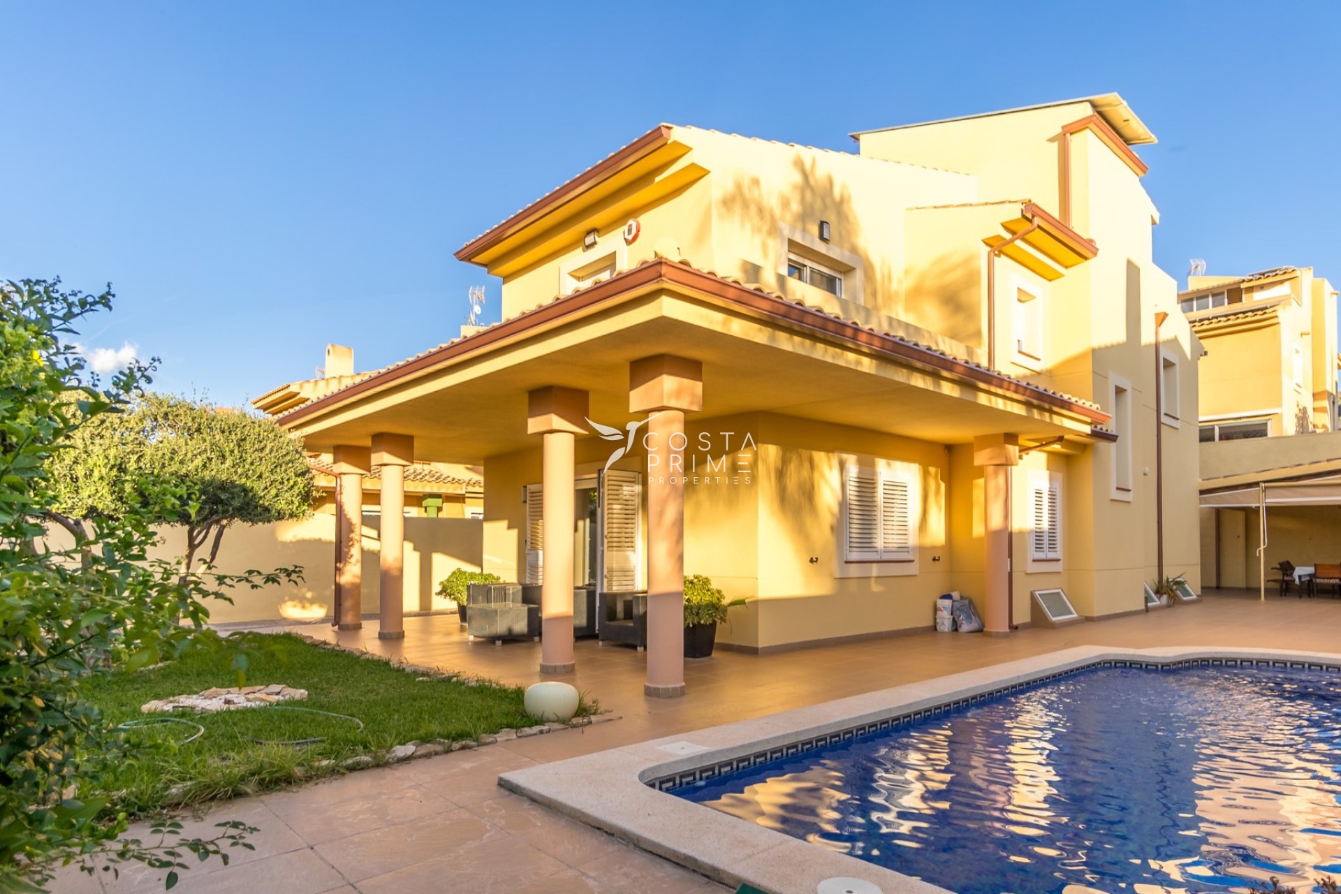Resale - Villa  - Benidorm