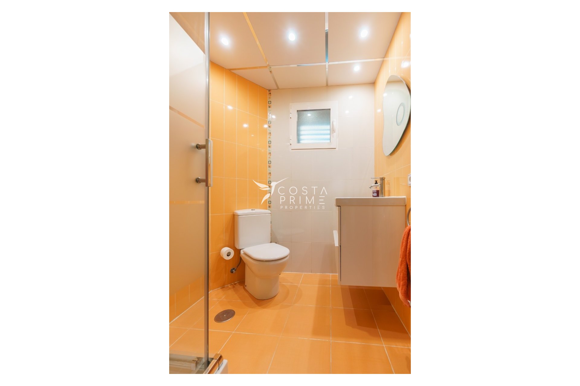 Resale - Villa  - Benidorm