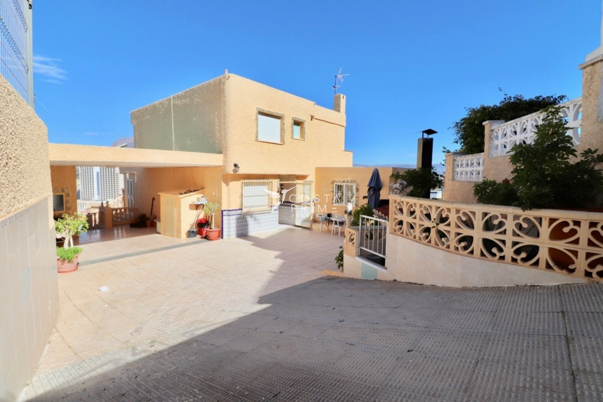 Resale - Villa  - Benidorm