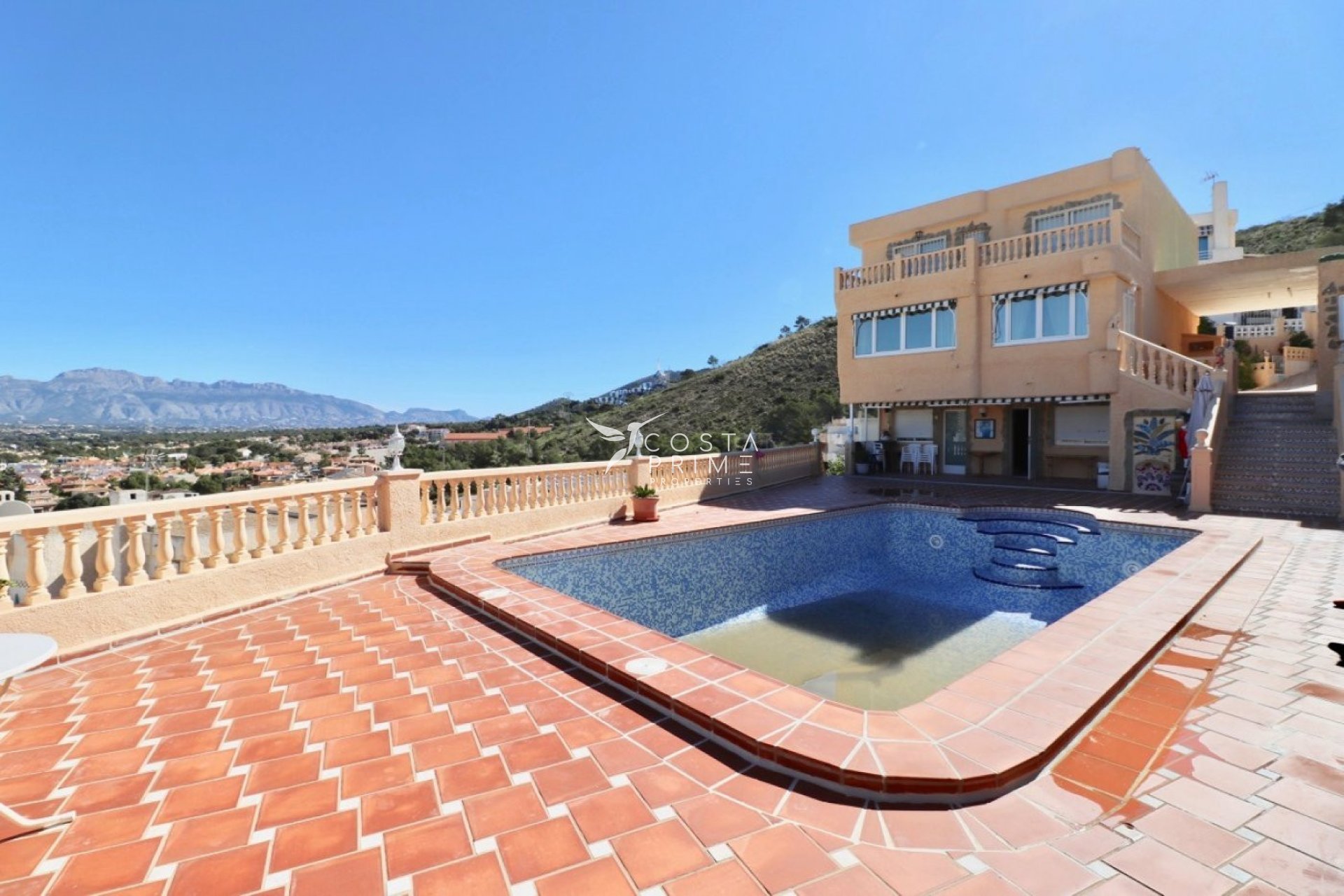 Resale - Villa  - Benidorm