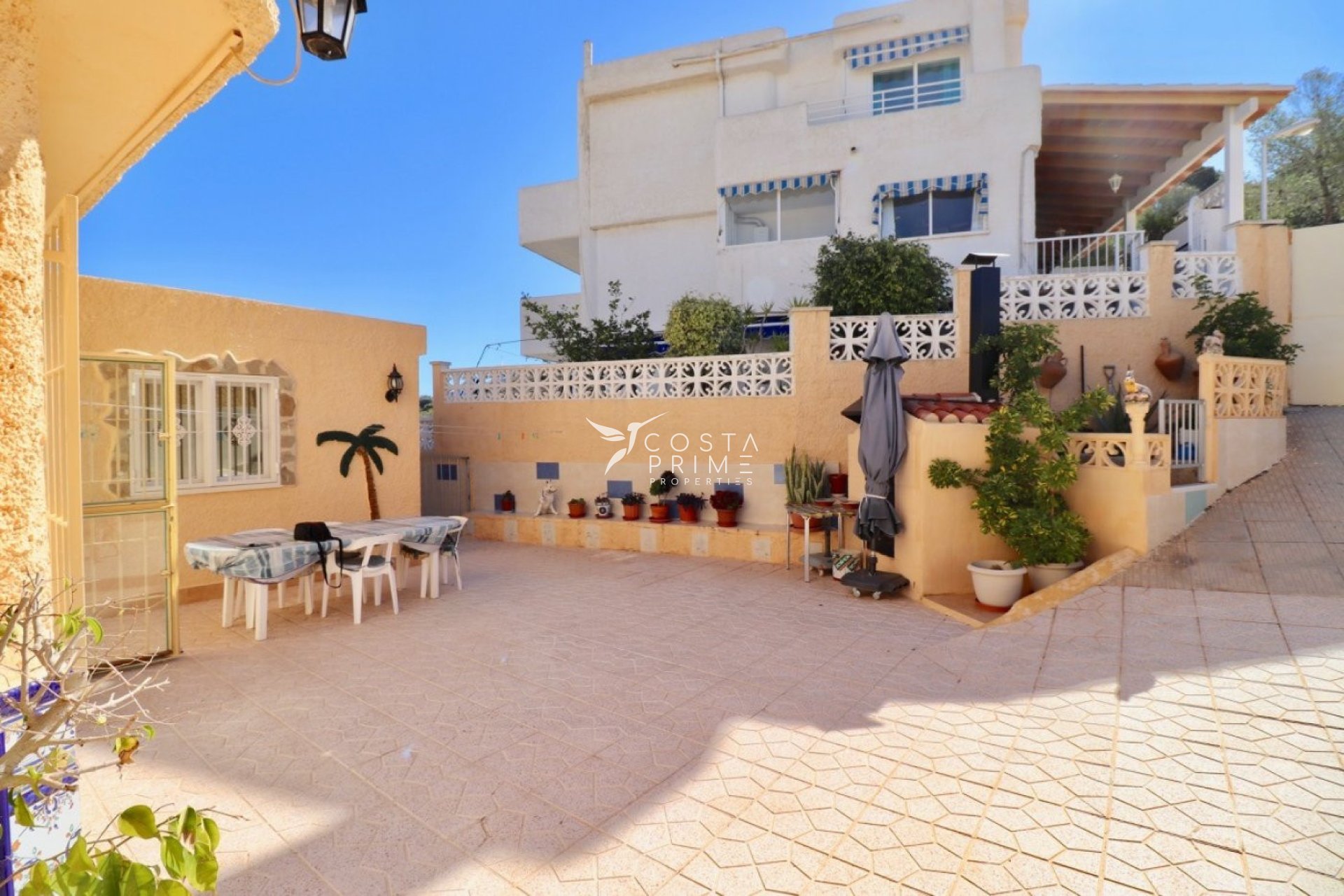 Resale - Villa  - Benidorm