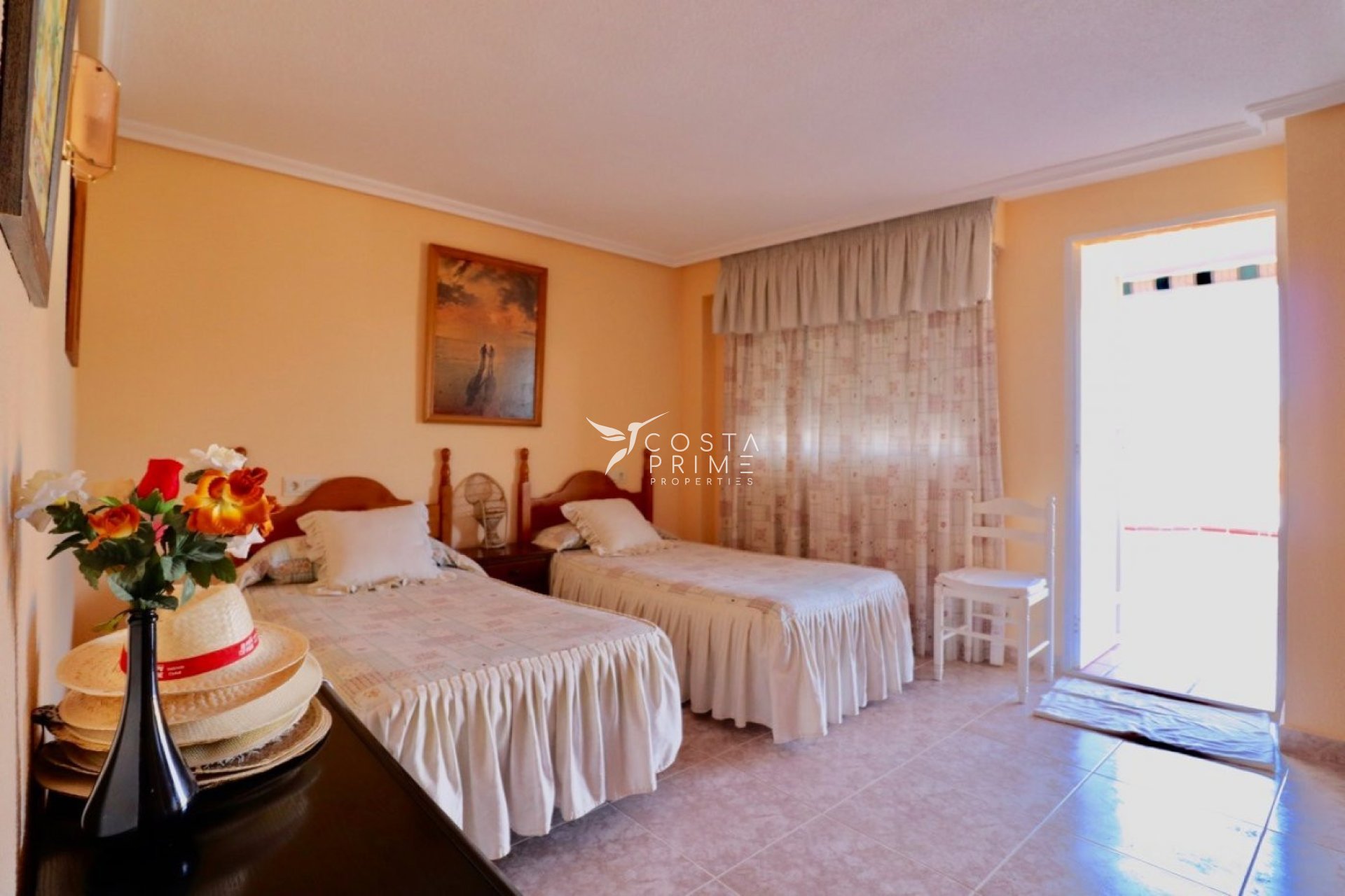 Resale - Villa  - Benidorm