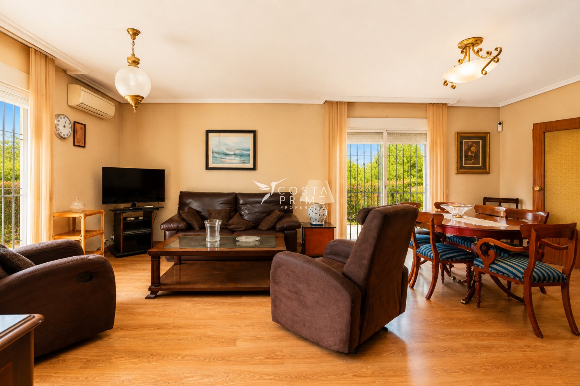 Resale - Villa  - Benidorm