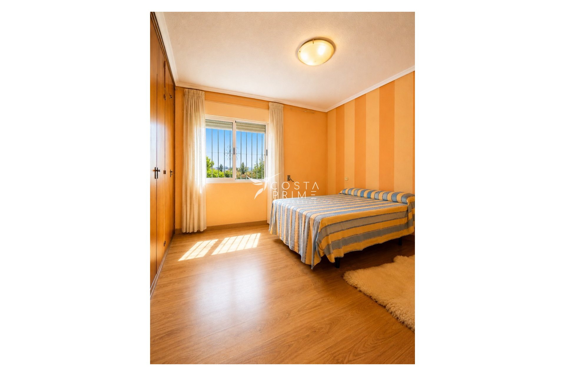 Resale - Villa  - Benidorm