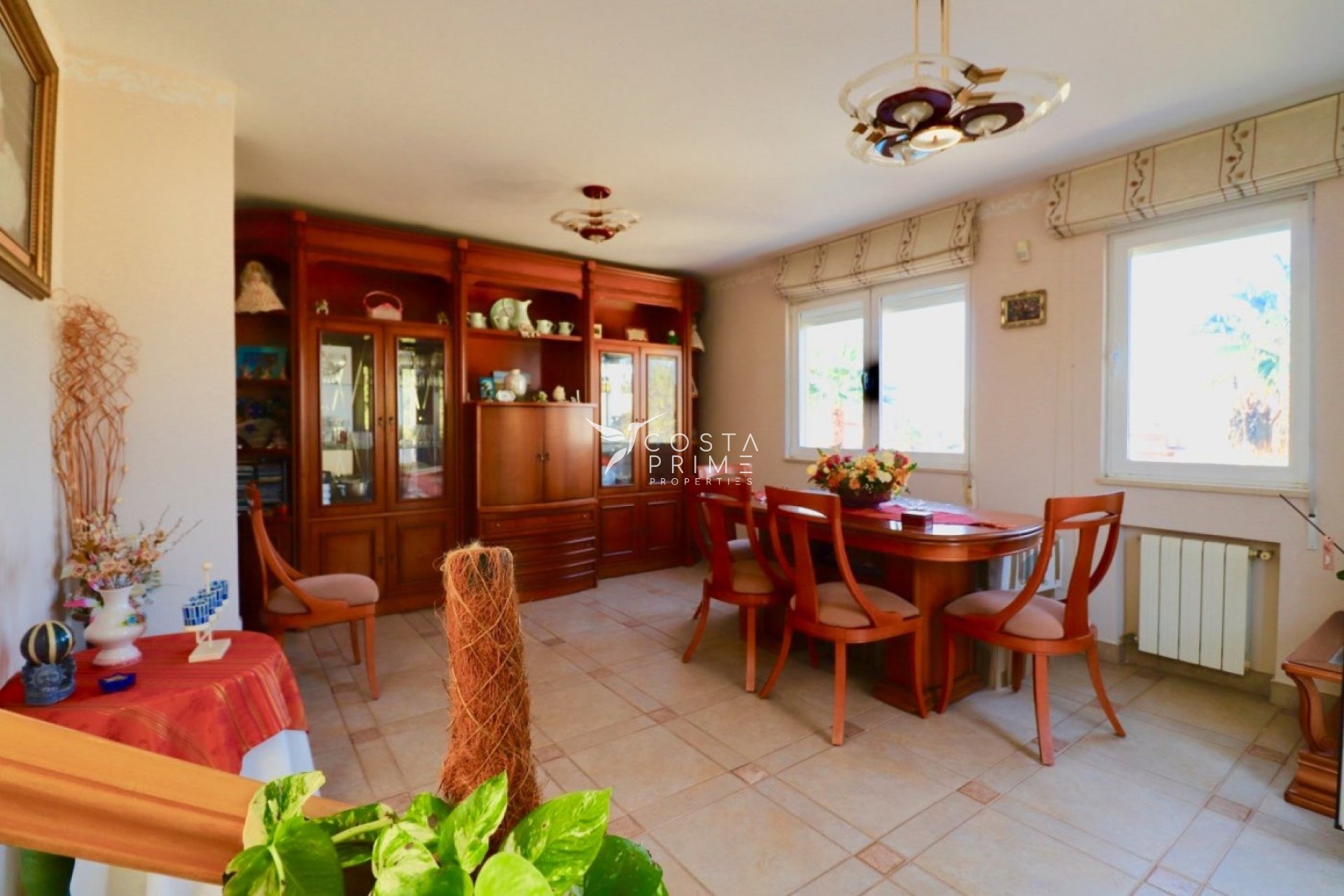 Resale - Villa  - Benidorm