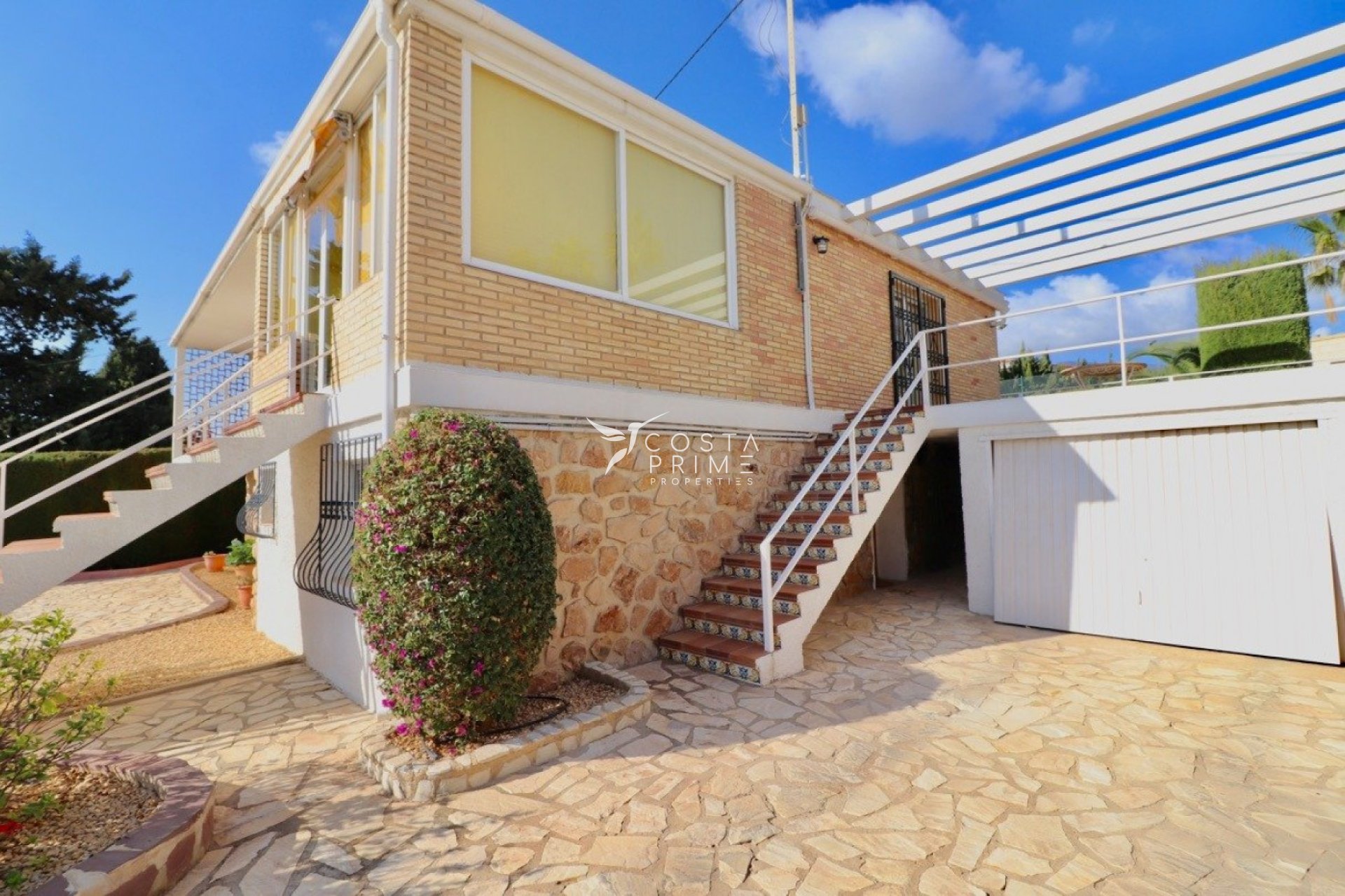 Resale - Villa  - Benidorm