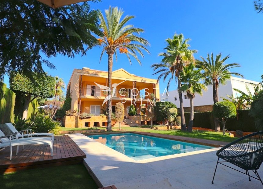 Resale - Villa  - Benidorm