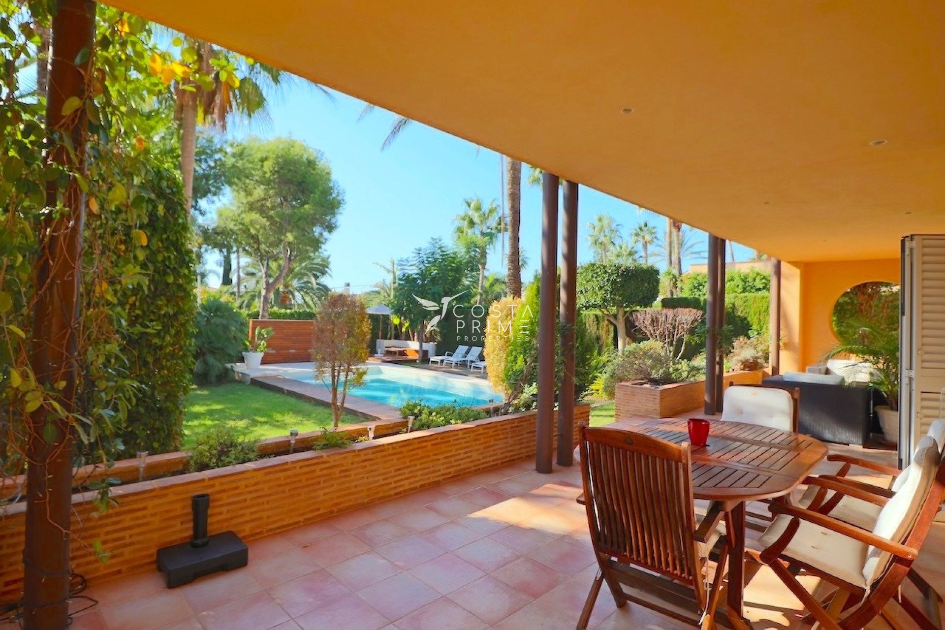 Resale - Villa  - Benidorm