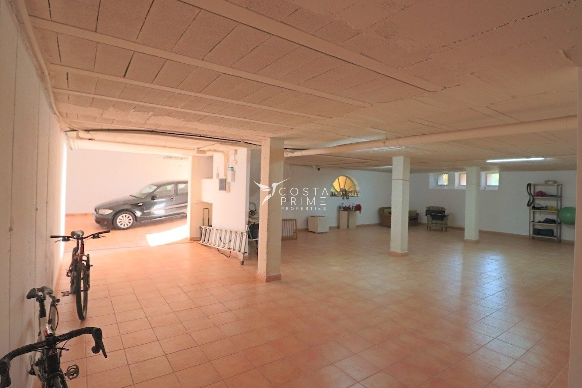 Resale - Villa  - Benidorm