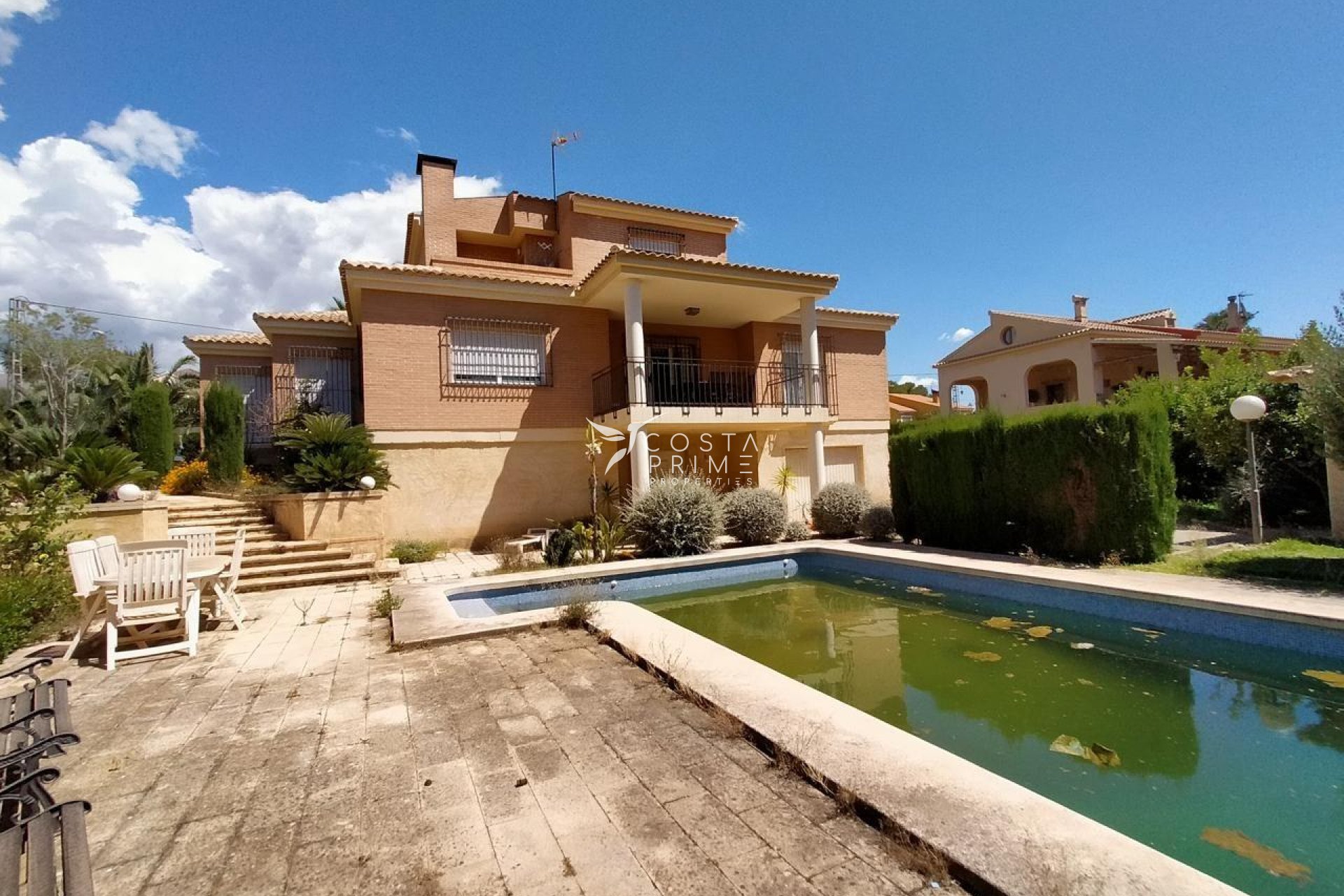 Resale - Villa  - Benidorm