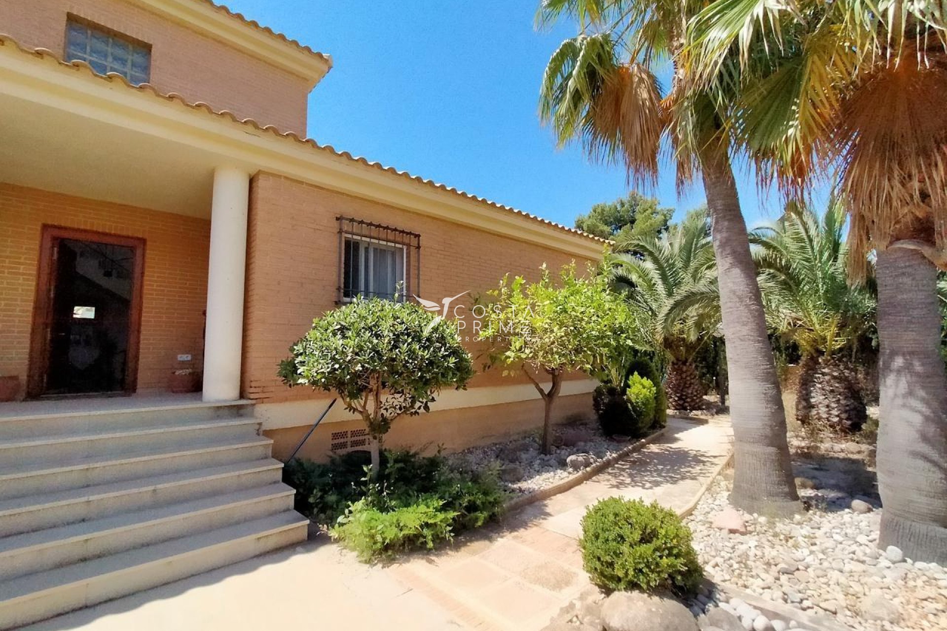 Resale - Villa  - Benidorm