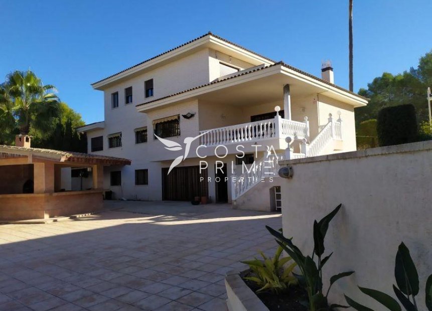 Resale - Villa  - Benidorm