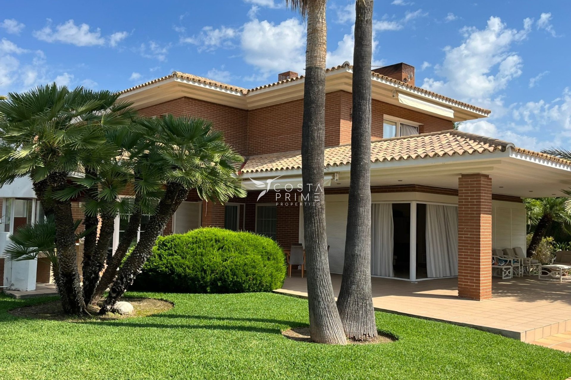 Resale - Villa  - Benidorm