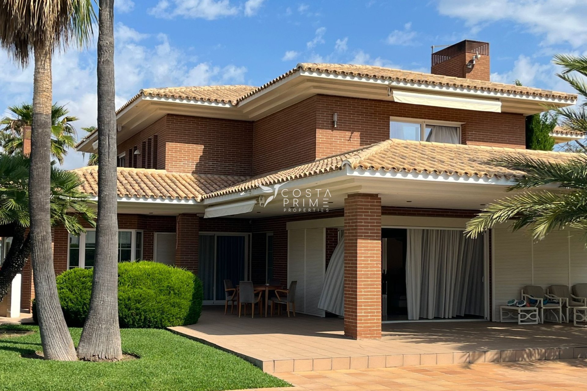 Resale - Villa  - Benidorm