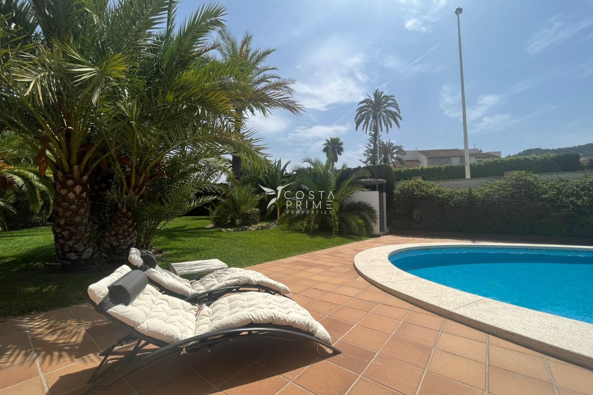 Resale - Villa  - Benidorm